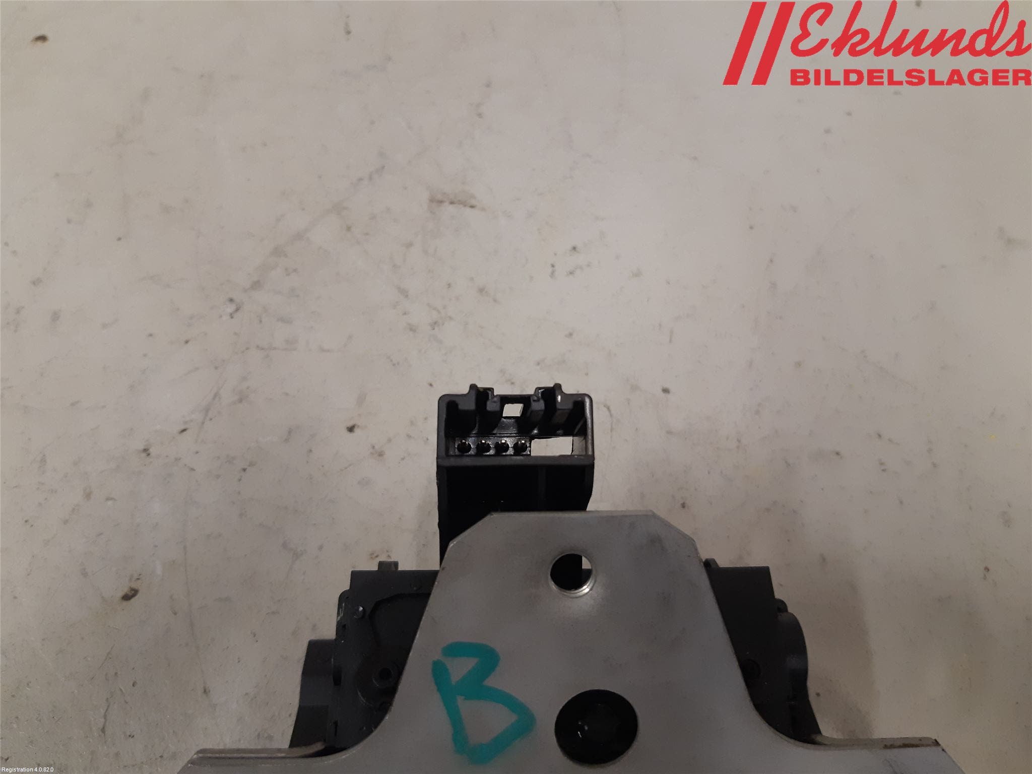 Volvo V40 12-19 Låskista Baklucka