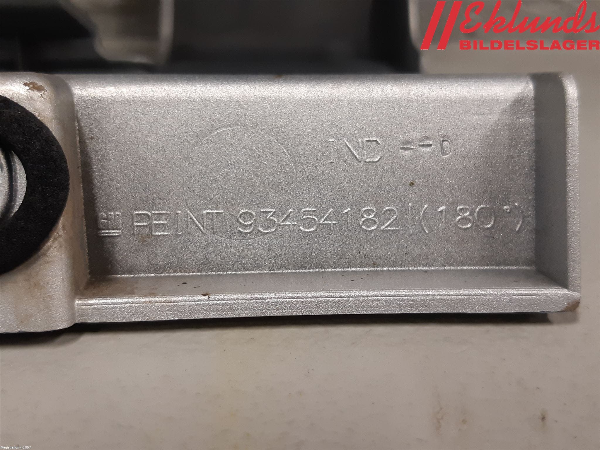 Opel VIVARO 15-19 Bakljussarg