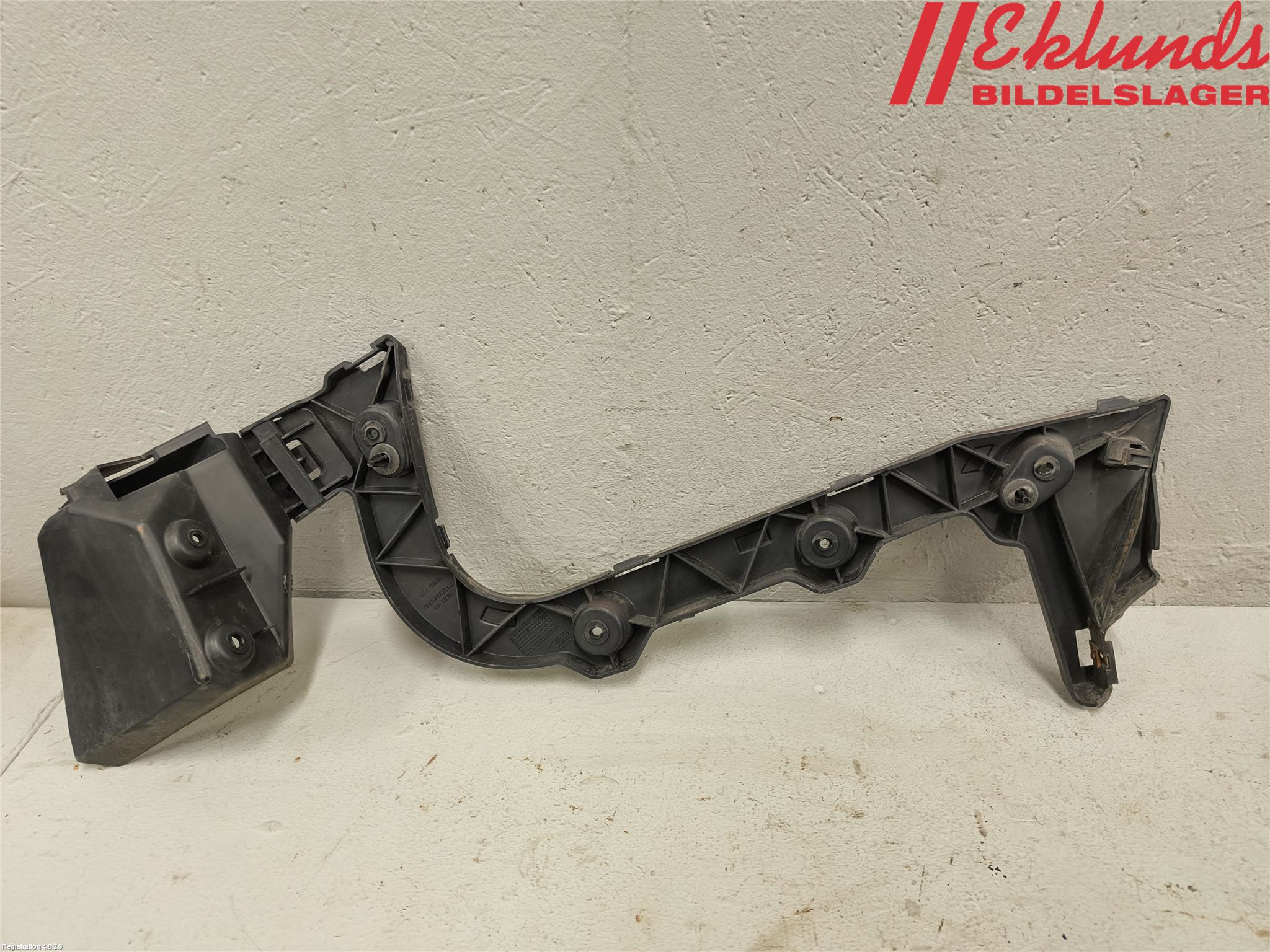 Ford FOCUS 11-14 Stötfångarfäste Bak Vä