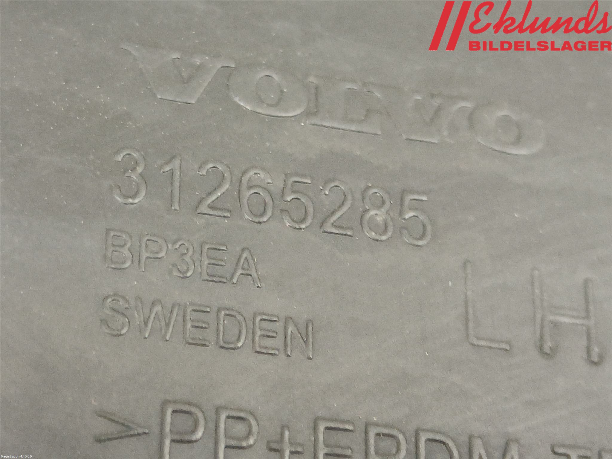 Volvo V60 11-13 Stötfångarfäste Bak Vä