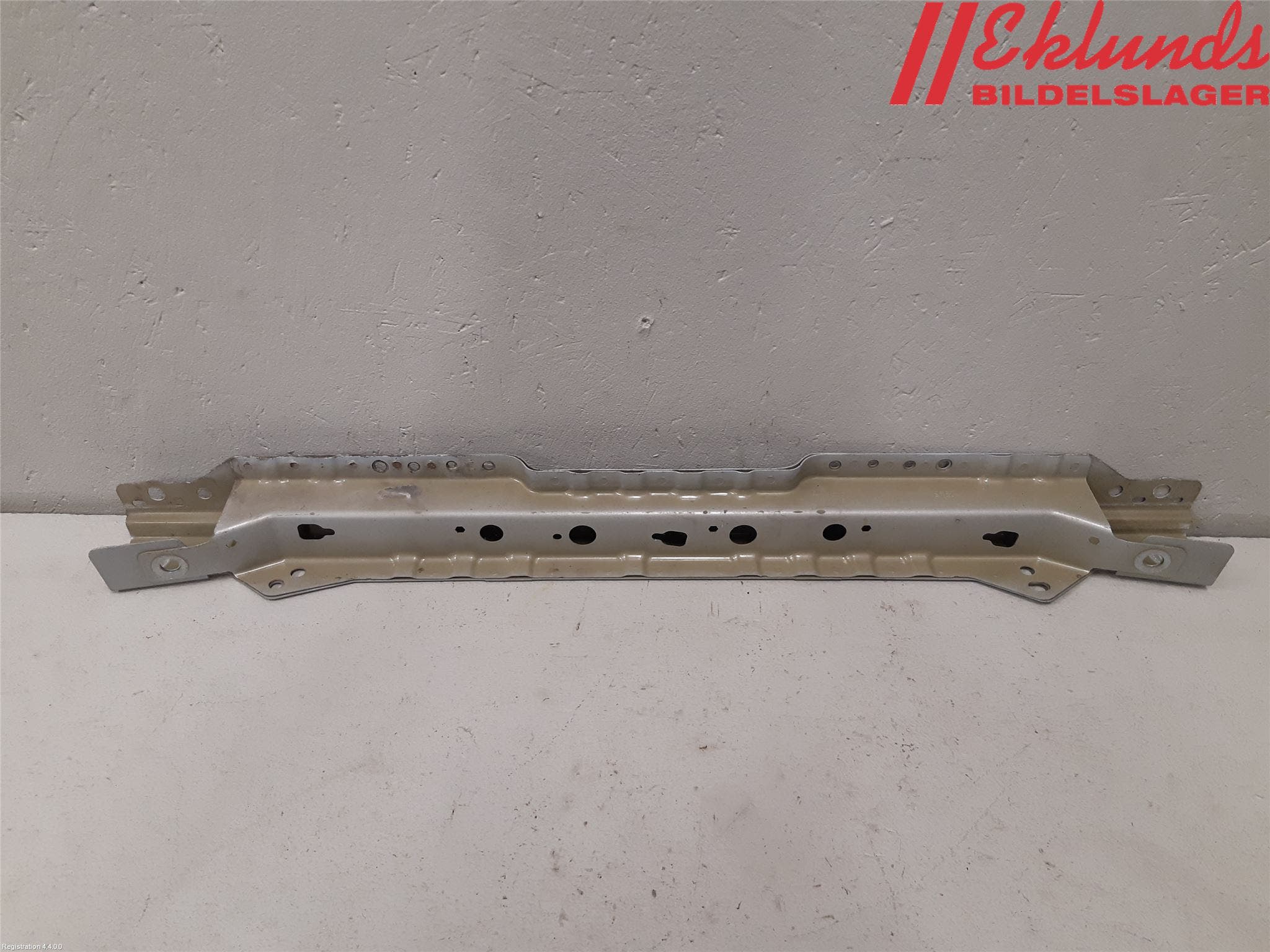 Opel ASTRA J 10-15 Kylarfäste-Ram-Balk