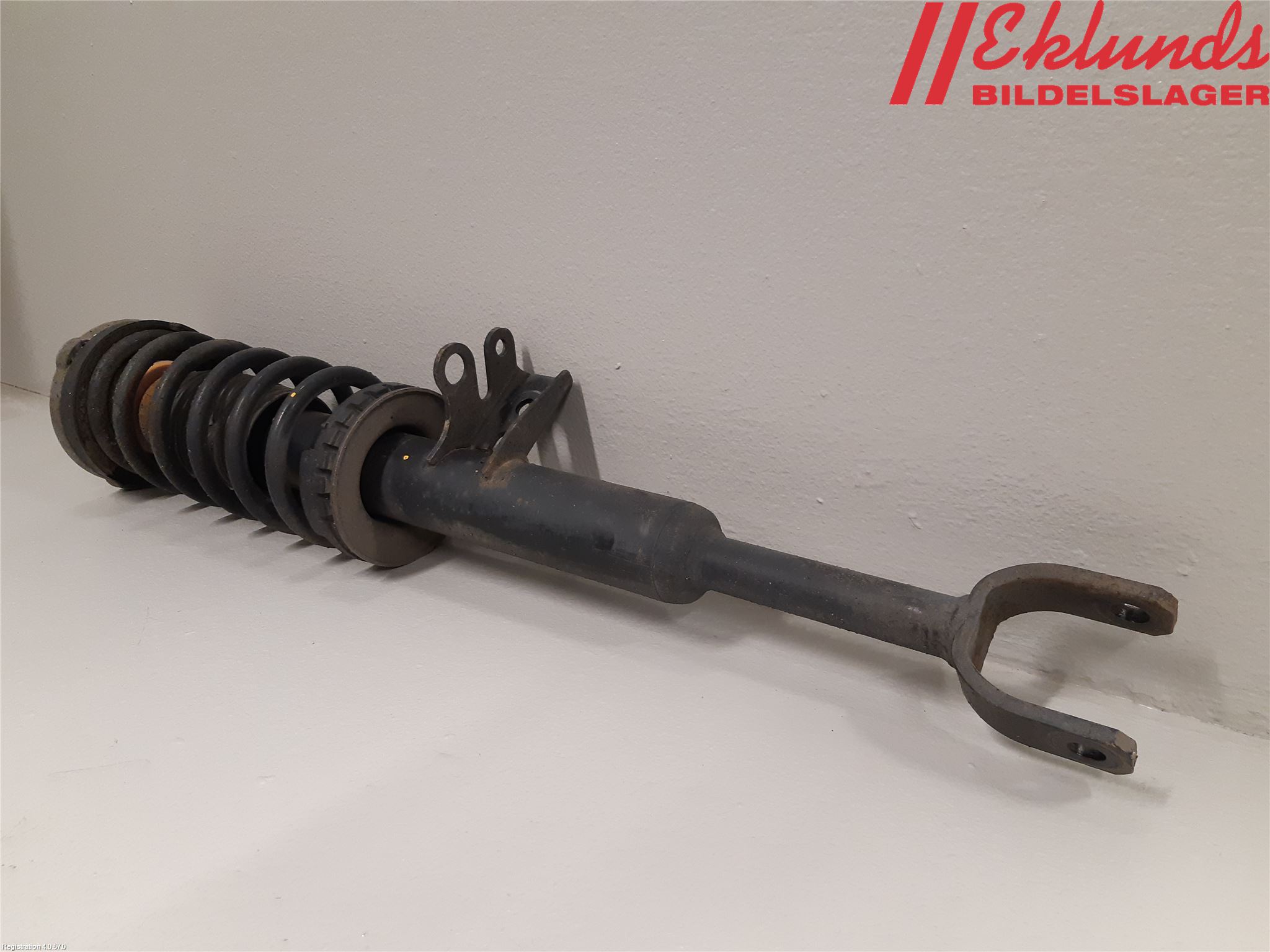 BMW 5 F10/F11/F18 09-17 Fjäderben Fram Höger
