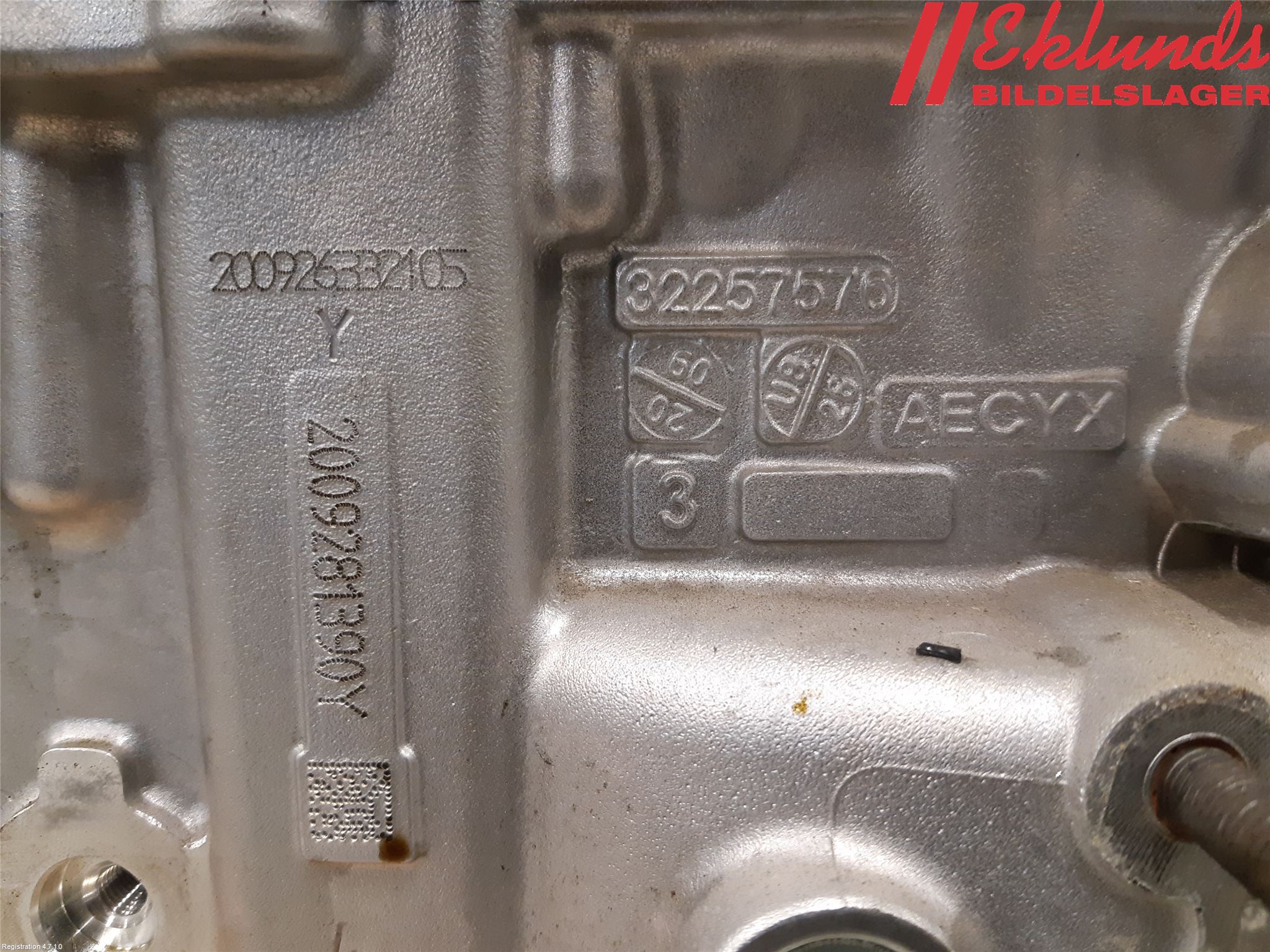 Volvo XC40/RECHARGE 18- Topplock Bensin