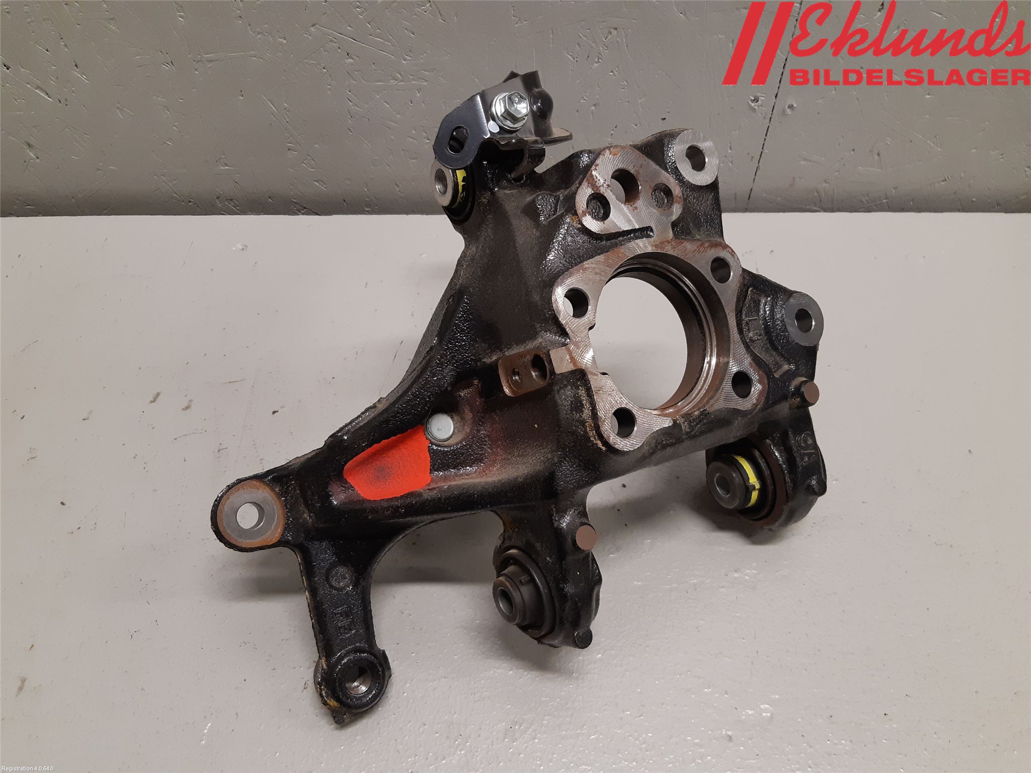 Toyota RAV4 19- Hjullagerhus-Spindel Vä B