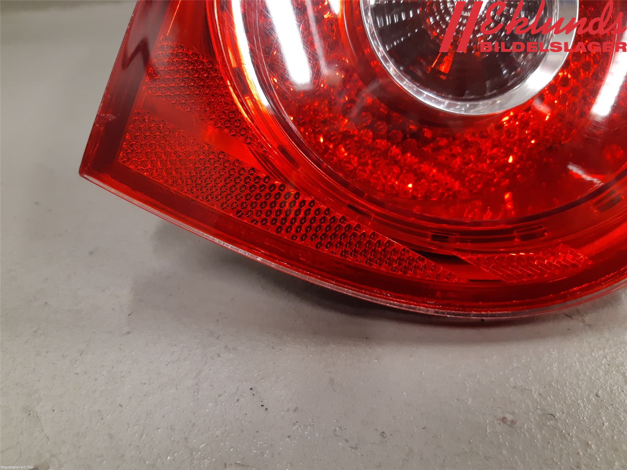 Volkswagen VW GOLF V 04-09 Bakljus Lucka Vä