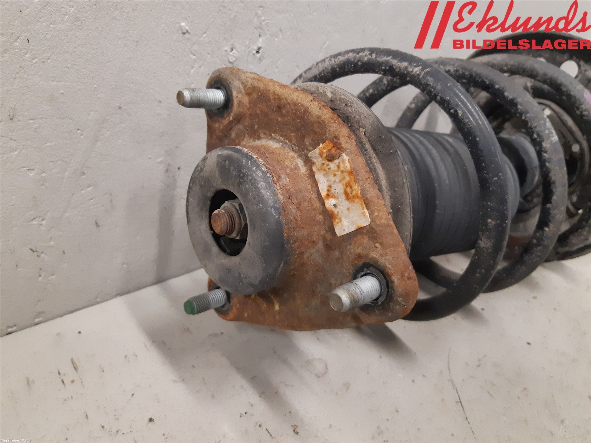 Hyundai i40 08-15 Fjäderben Fram Höger