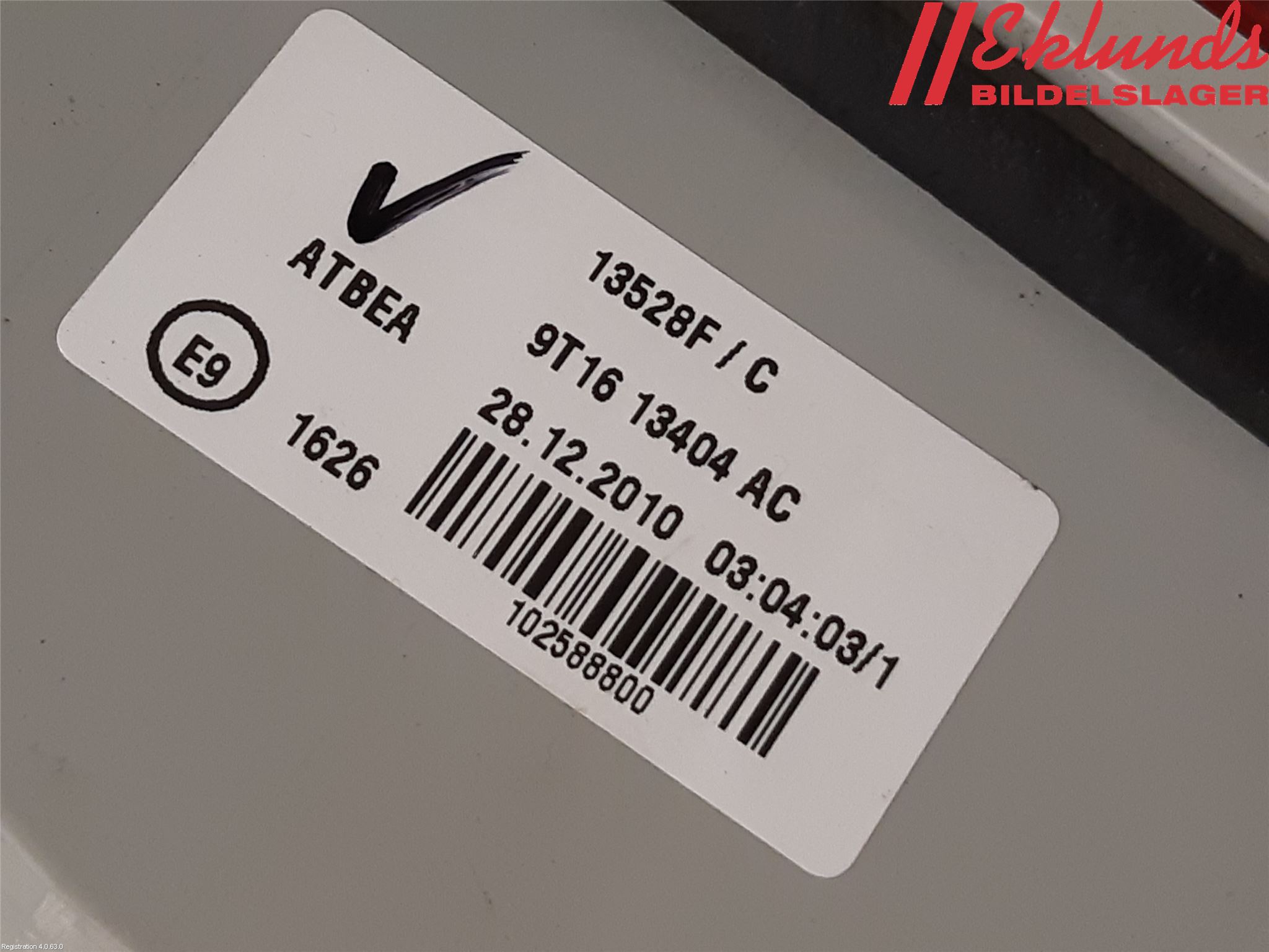 Ford TRANSIT CONNECT 09-13 Bakljus Höger