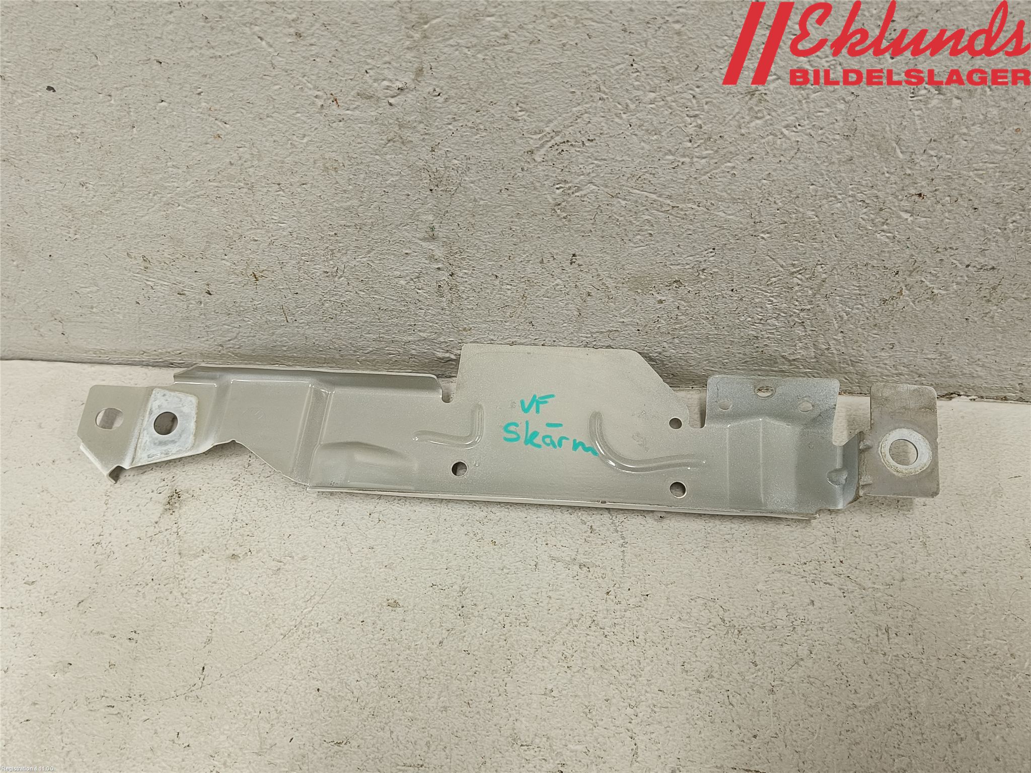 Volvo S90 17->> Skärmfäste Fram Vä