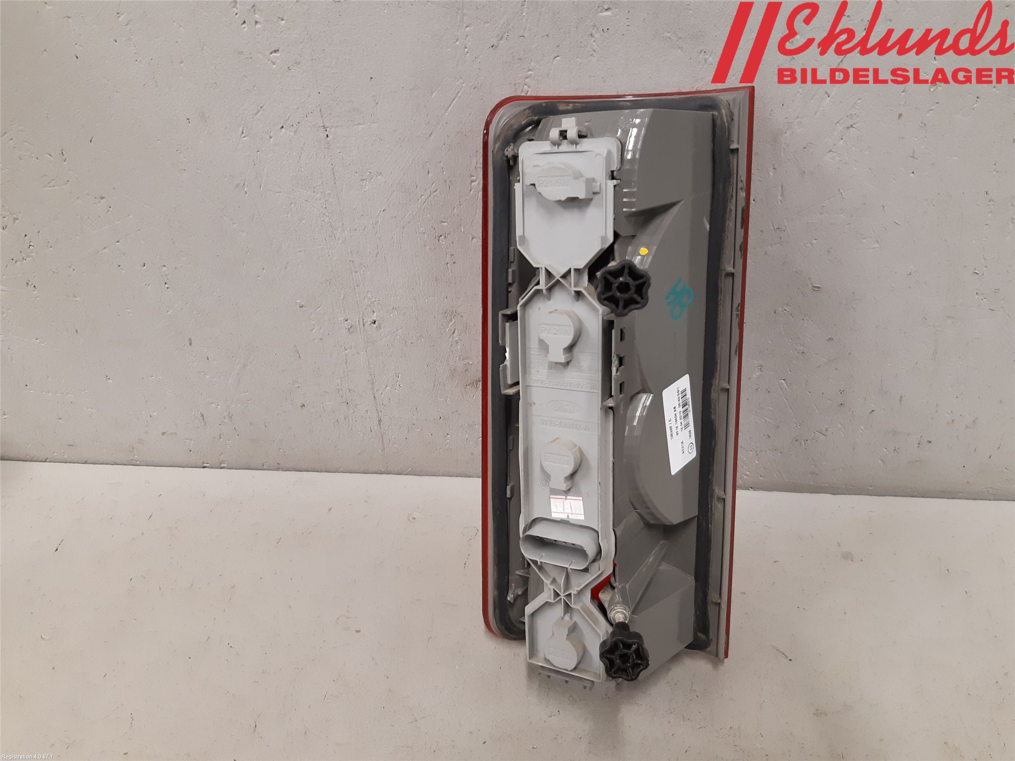 Ford TRANSIT CONNECT 03-08 Bakljus Höger