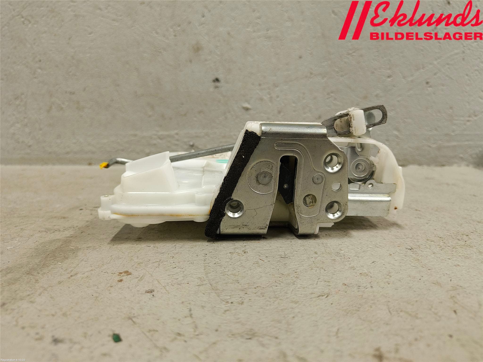 Suzuki SWIFT 11-16 Låskista-Dörrlås