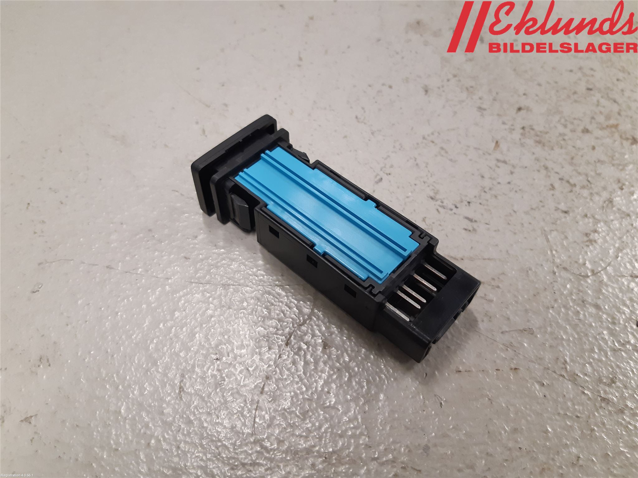 Toyota RAV4 13-18 Strömställare Övrigt