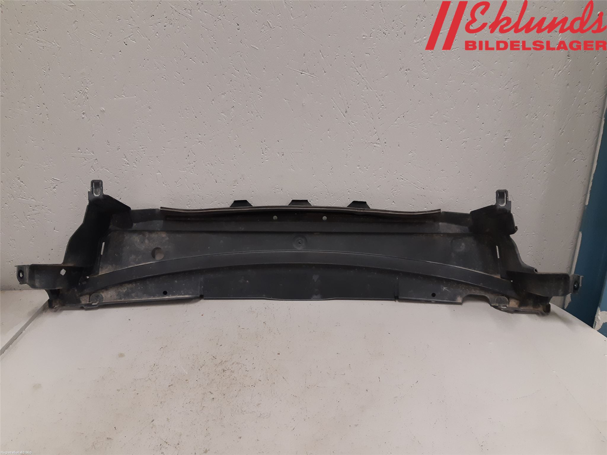 Volvo S60 05-10 Deflektor Plåt-Plast Kylning