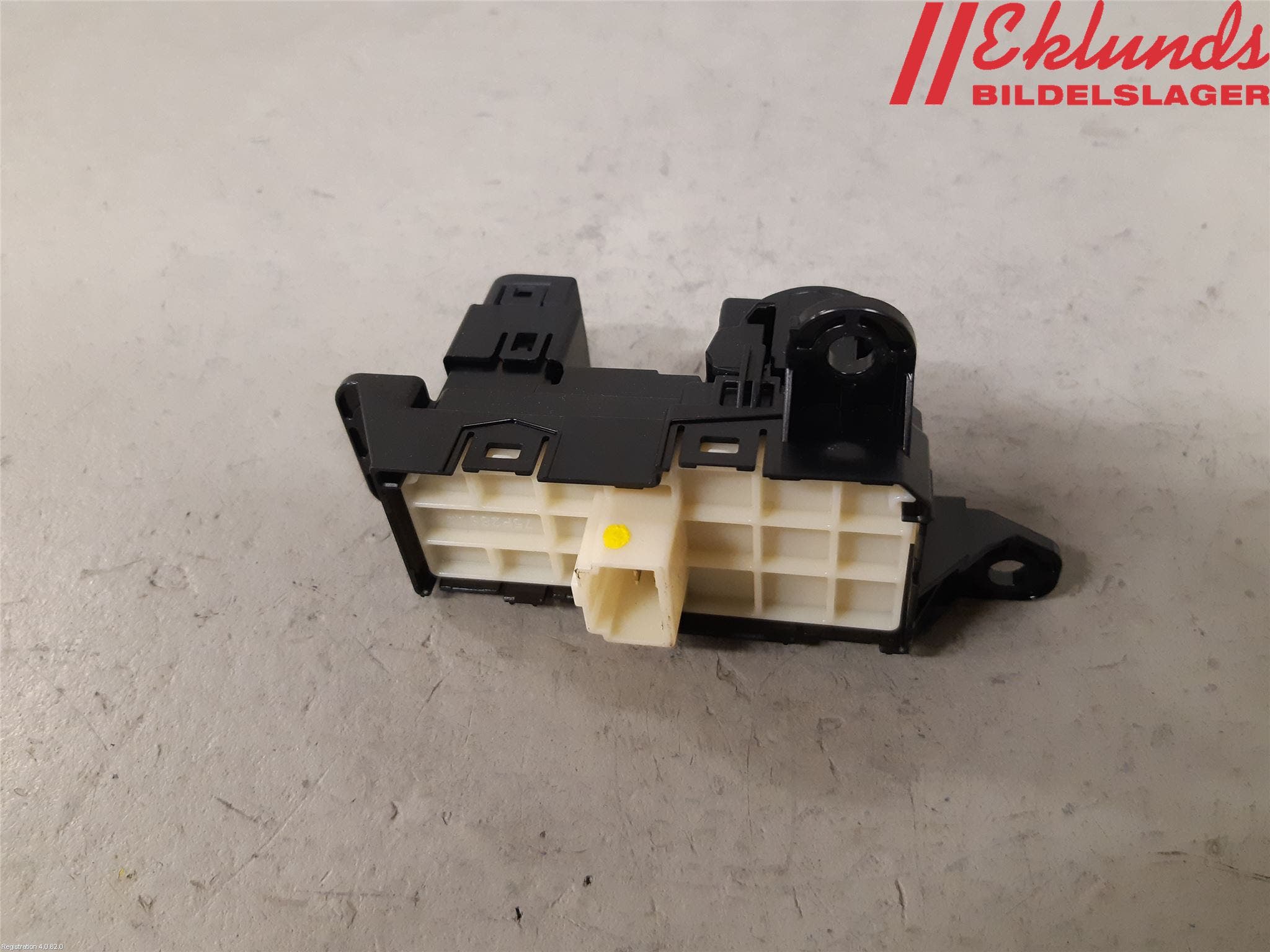 Toyota YARIS CROSS XP21 21- Strömställare Parkeringsbroms