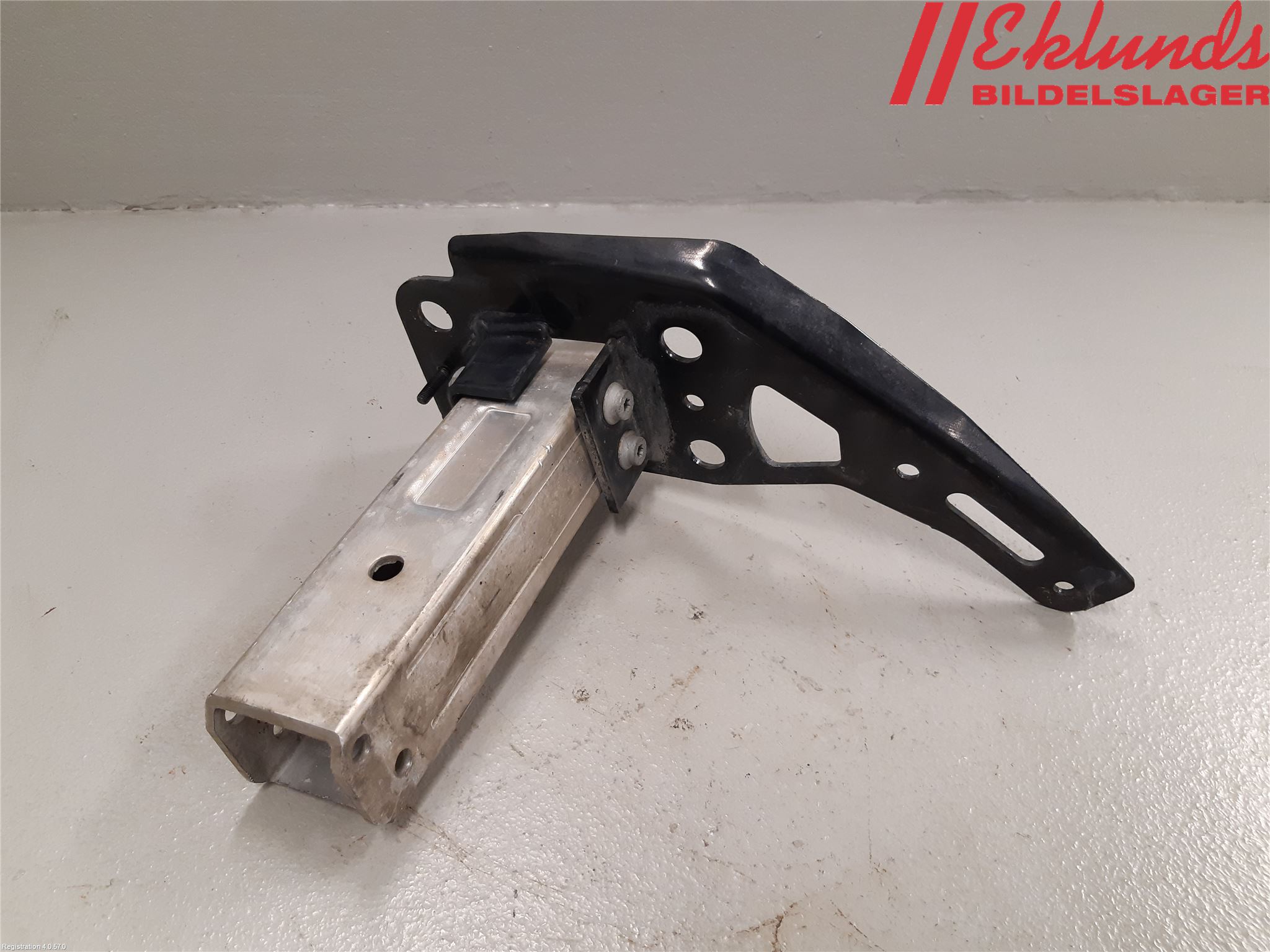 Audi A6/S6     05-11 Stötfångarbärjärn Fram