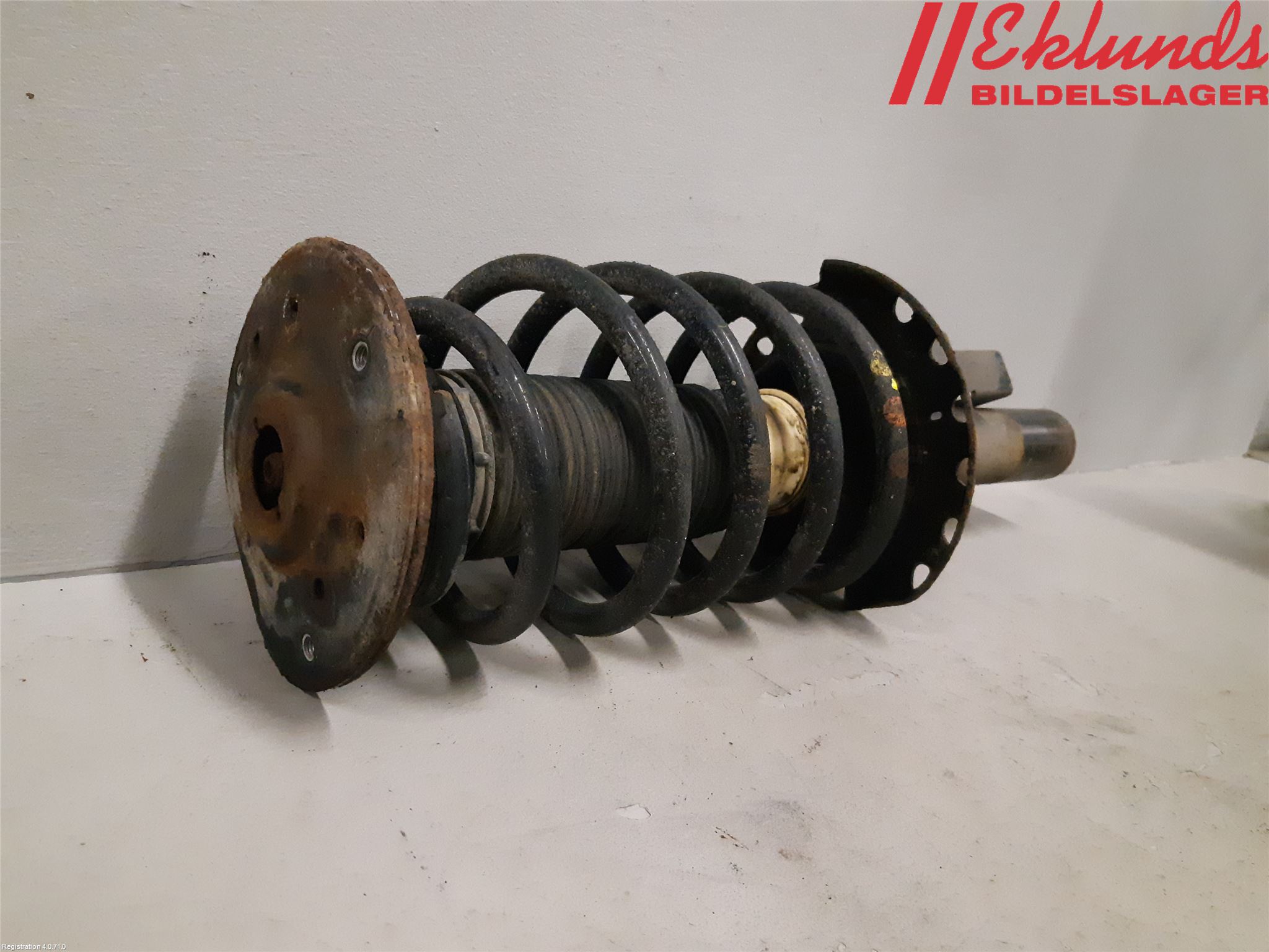 Volvo XC70 08-13 Fjäderben Fram Höger