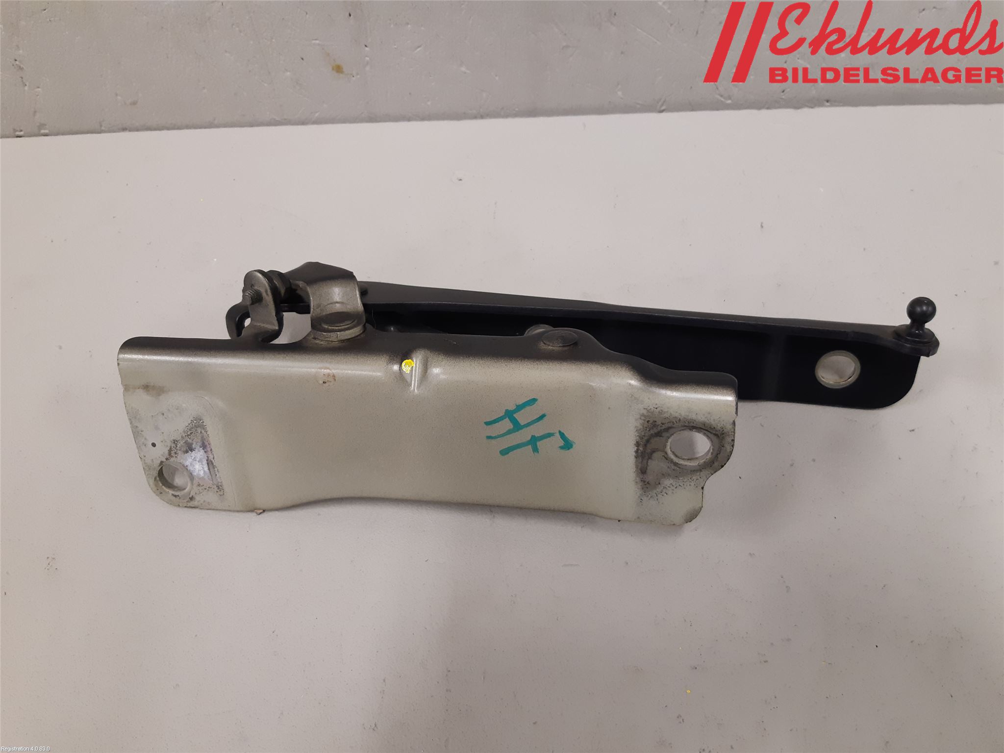 Kia OPTIMA 16-20 Huvgångjärn