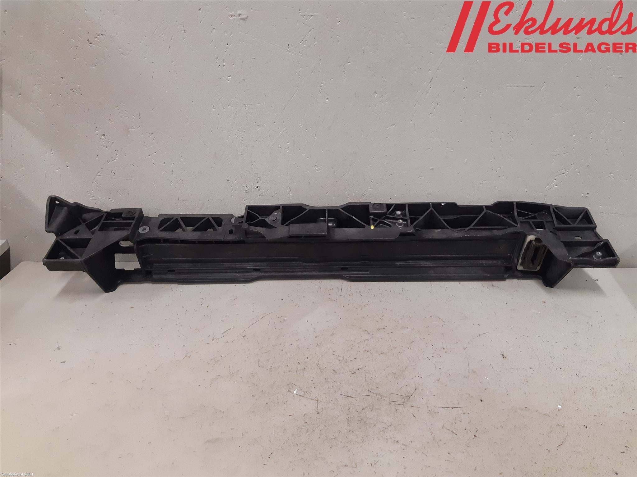 Peugeot 308 14-21 Kylarfäste-Ram-Balk