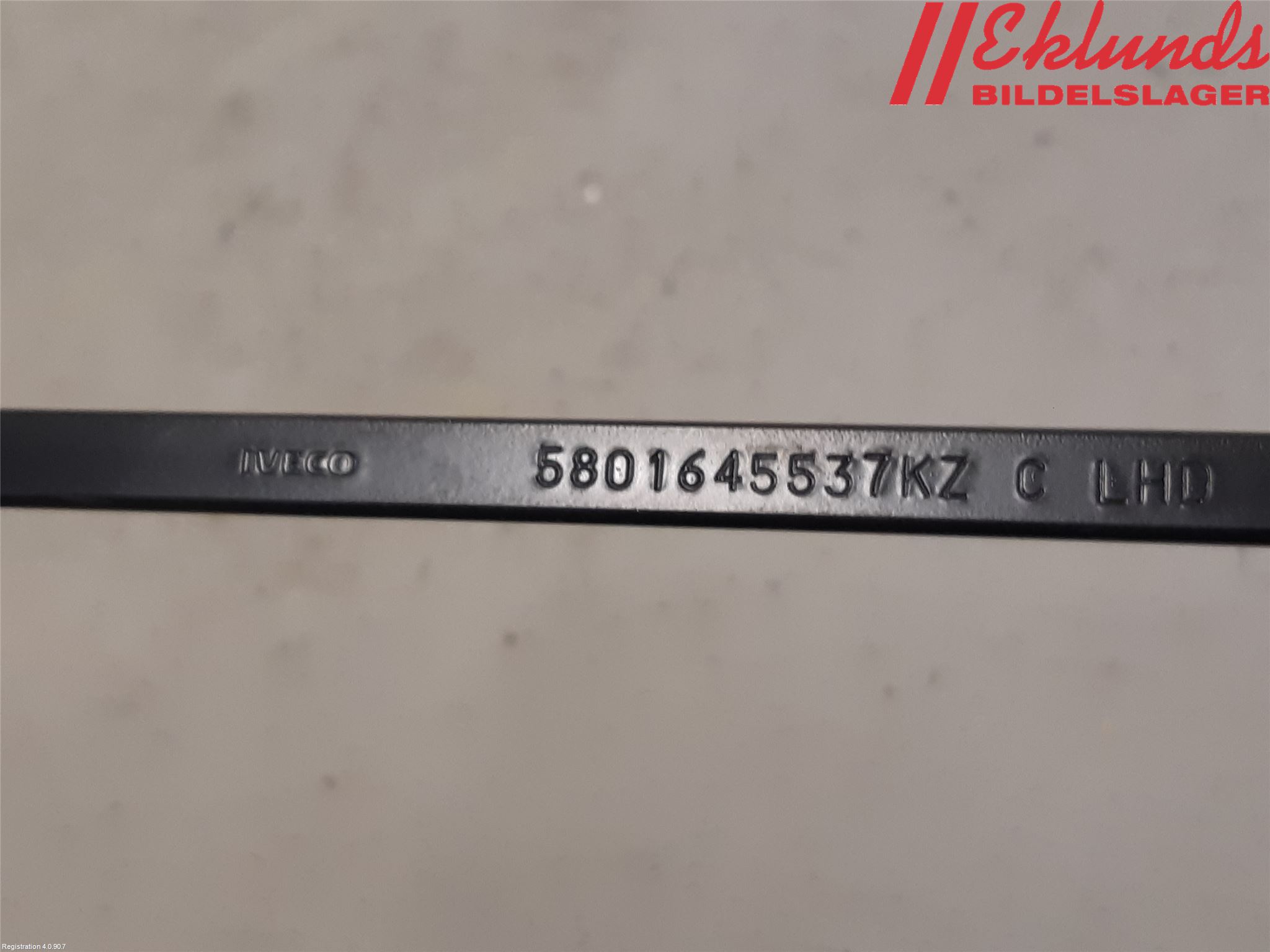 Iveco DAILY 14->> Torkararm Armar Vindruta