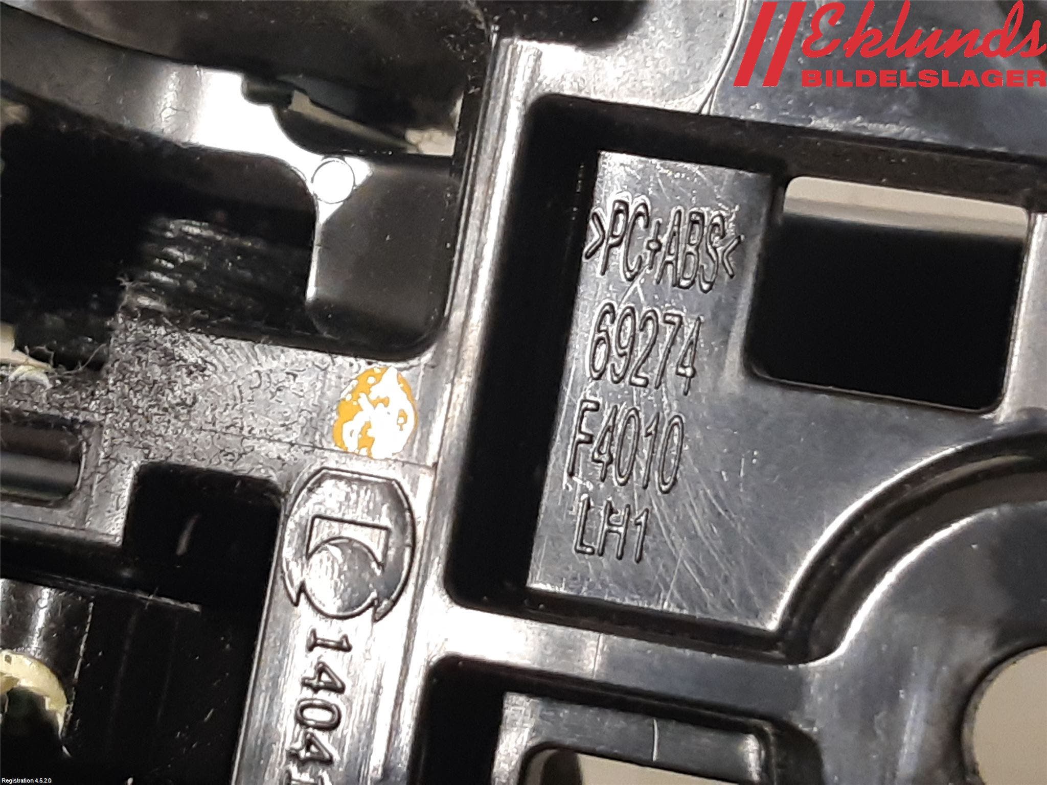 Toyota C-HR 16-23 Dörrhandtag Inre Vä