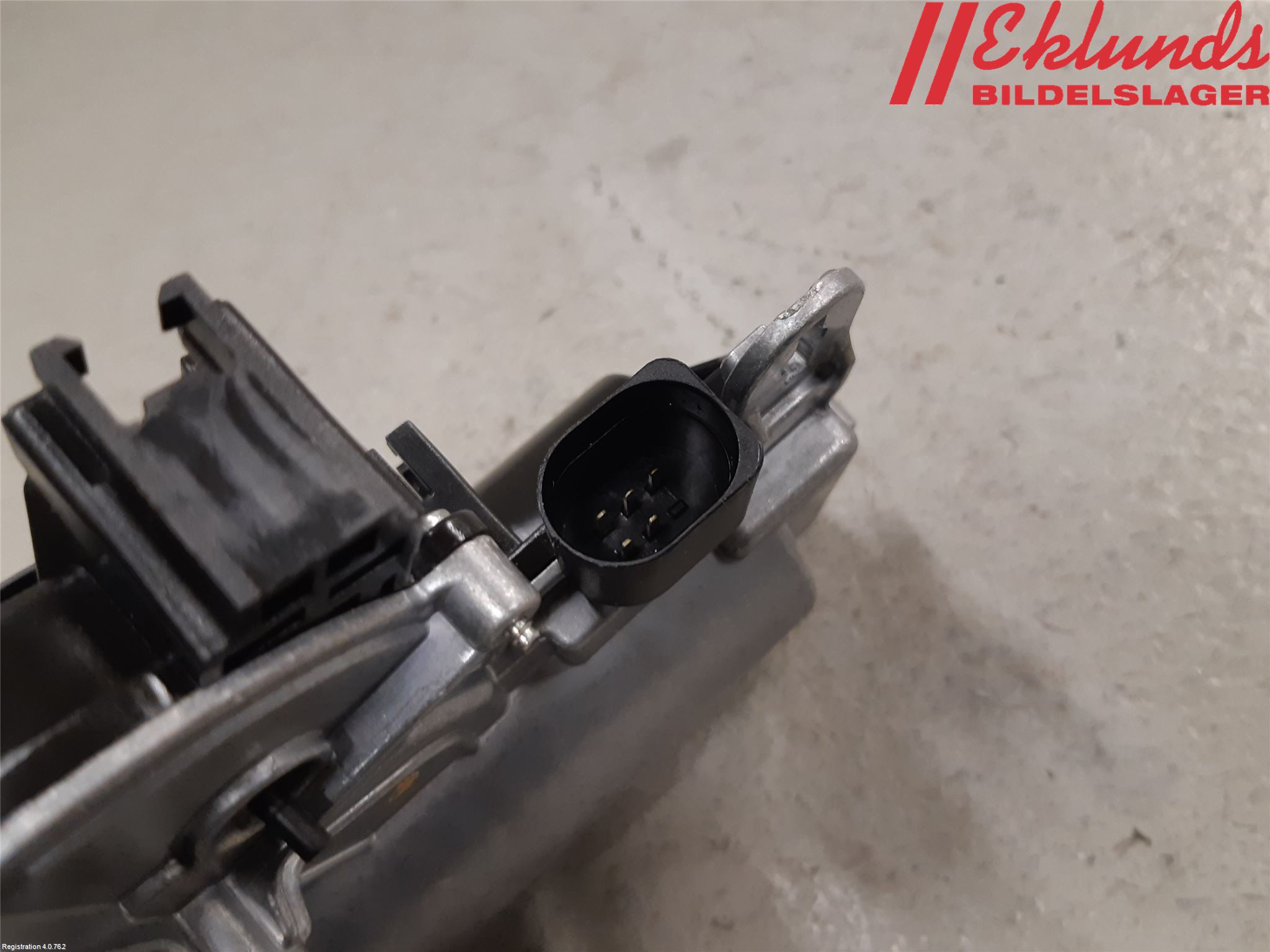 Volkswagen VW PASSAT 15-19 Bakluckeöppnare Automatisk