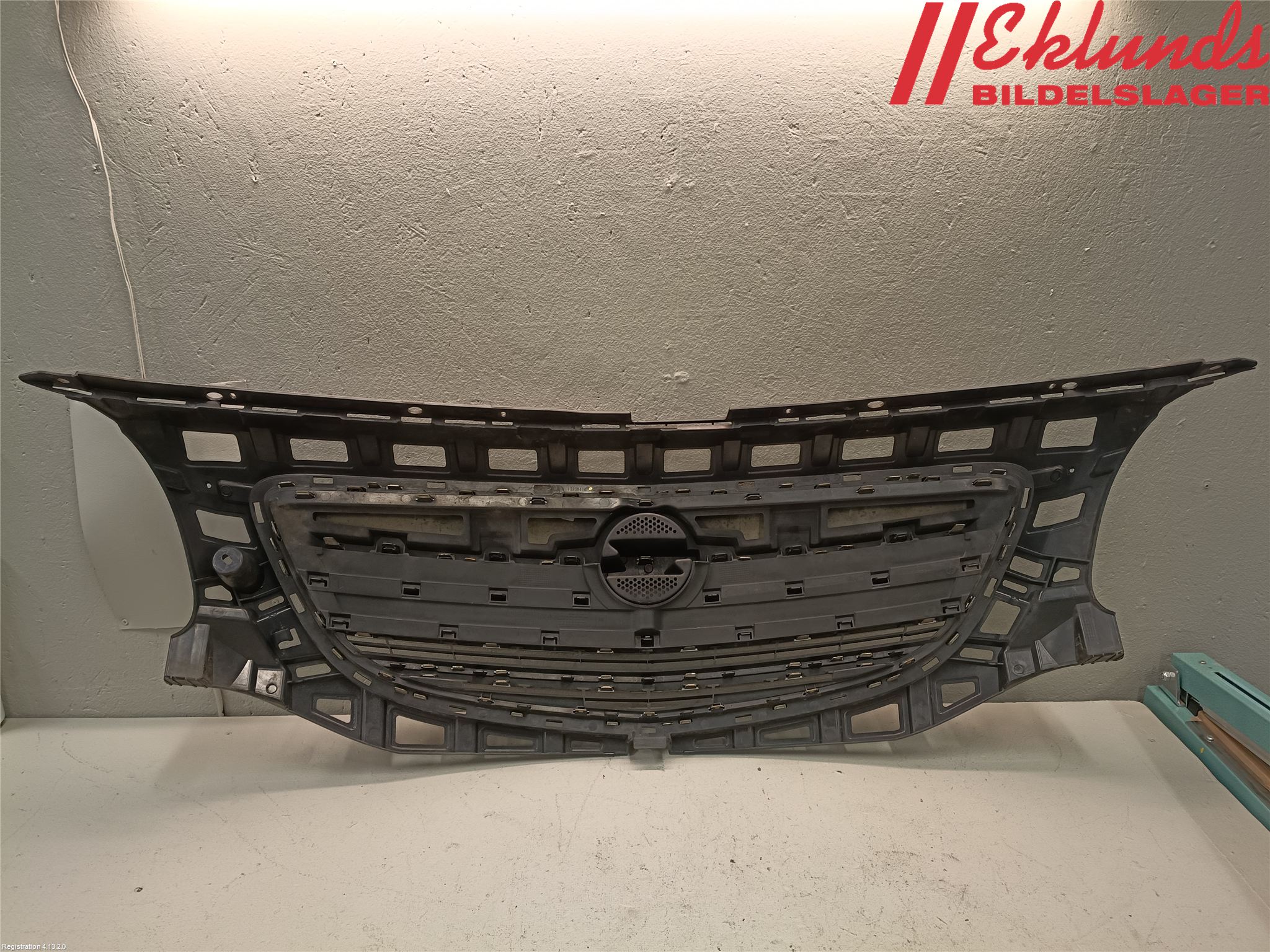 Opel INSIGNIA 09-16 Grill Komp