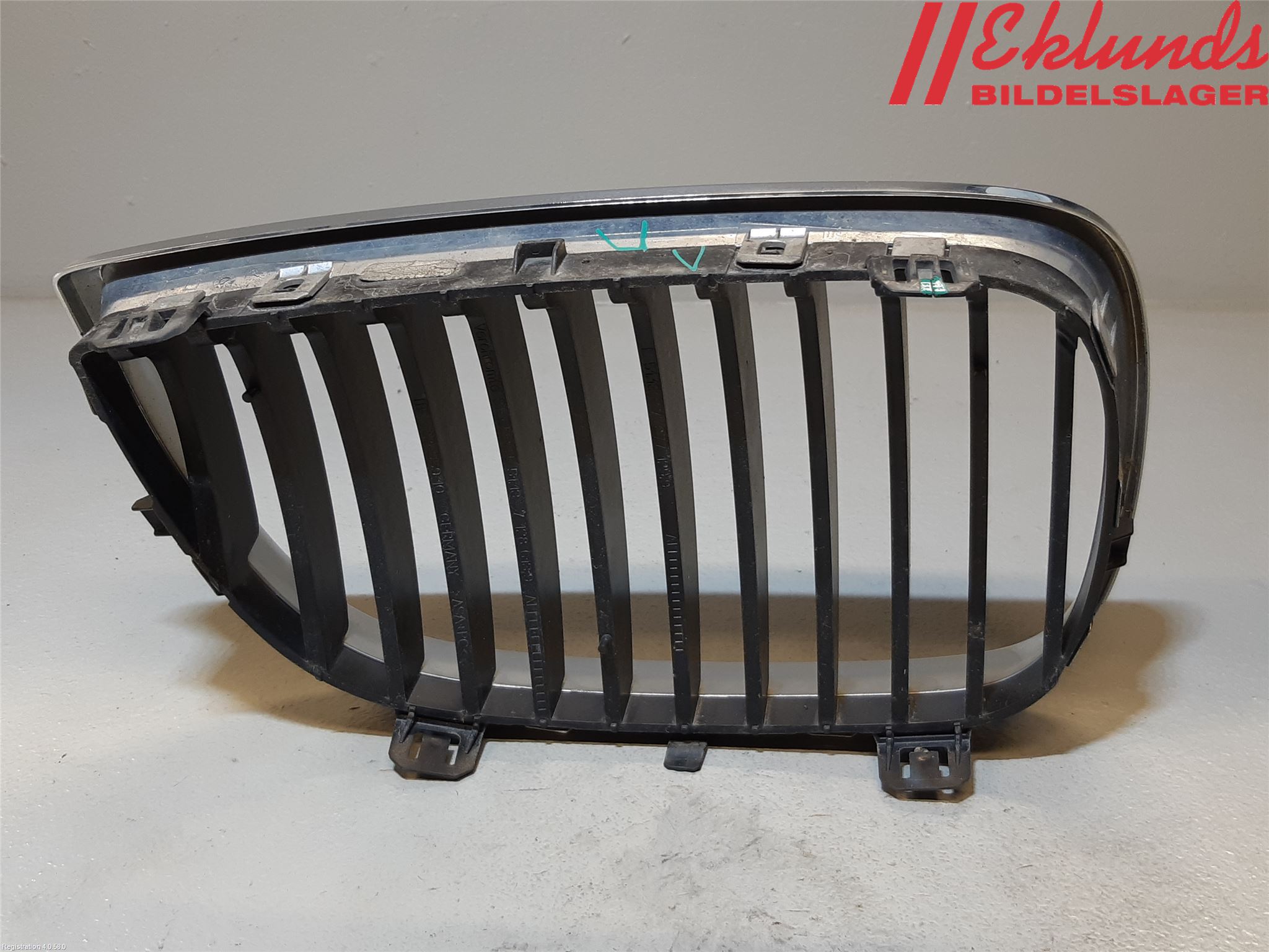 BMW 1 E87/81 5D/3D 03-11 Grilldel Vänster