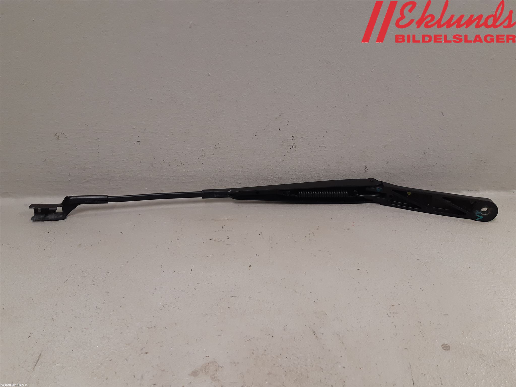 Volkswagen VW TOURAN 16- Torkararm Armar Vindruta