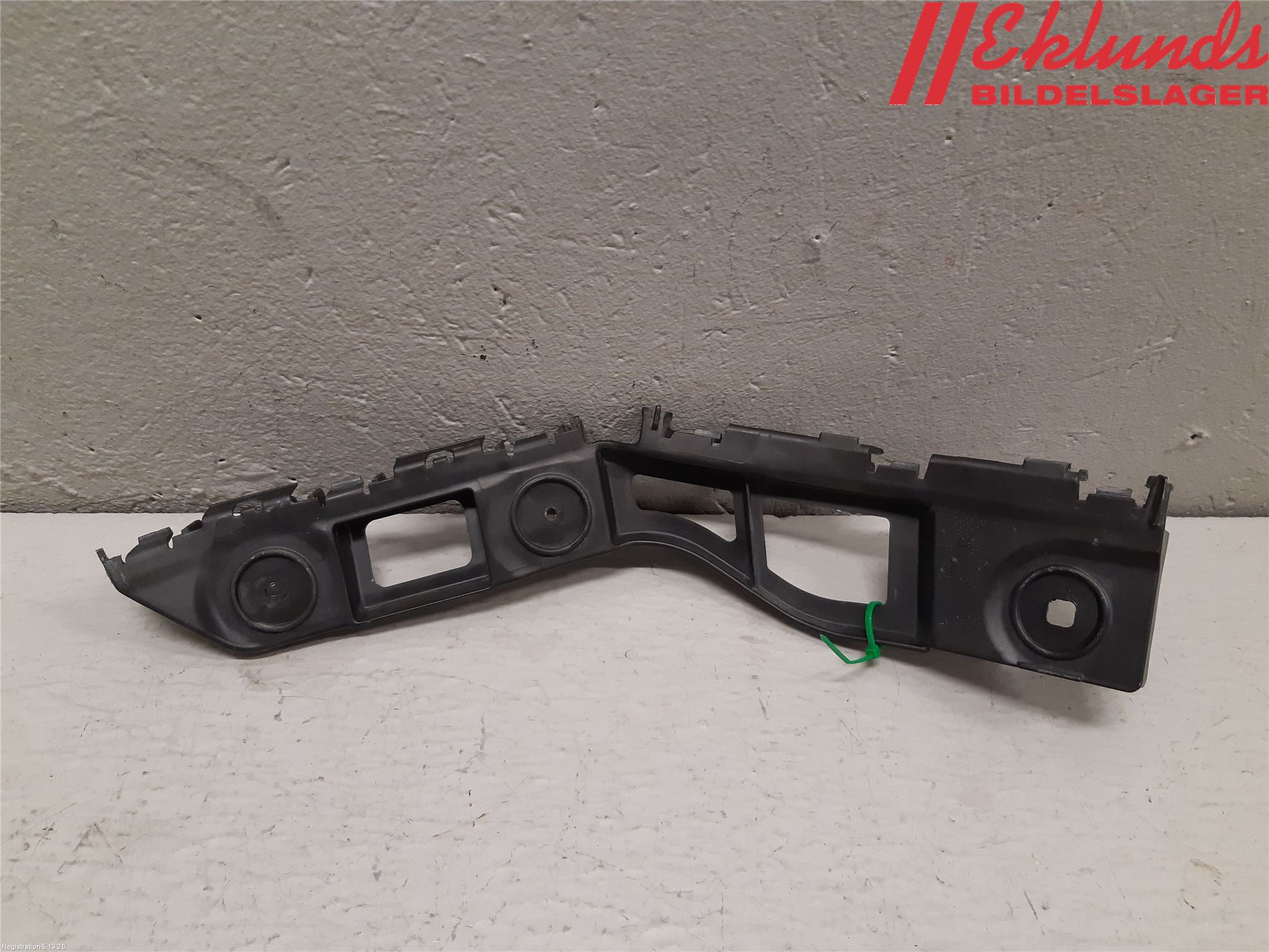 Volkswagen VW POLO 10-17 Stötfångarfäste Bak Hö