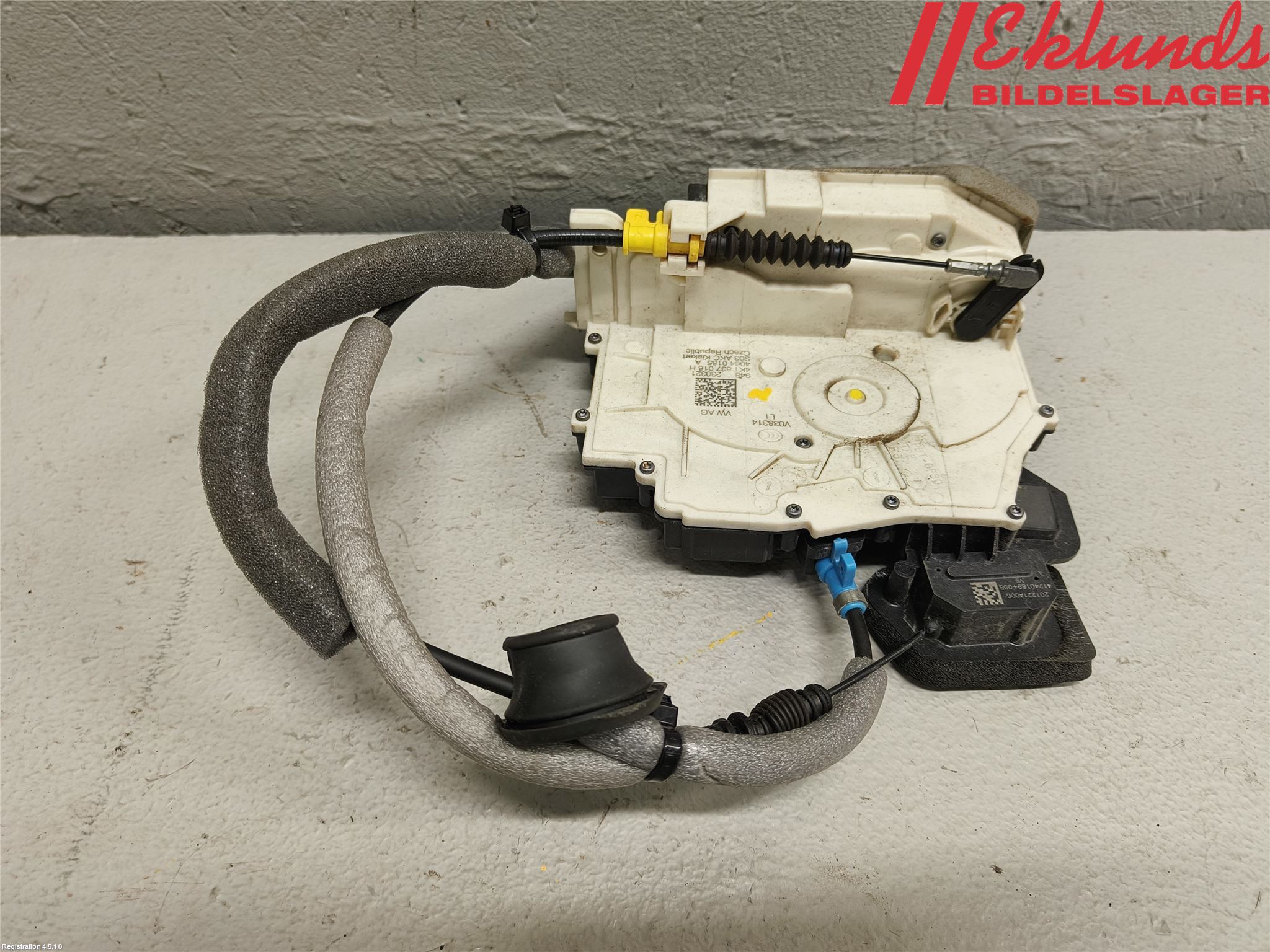 Audi A6 F2/C8 19- Låskista-Dörrlås