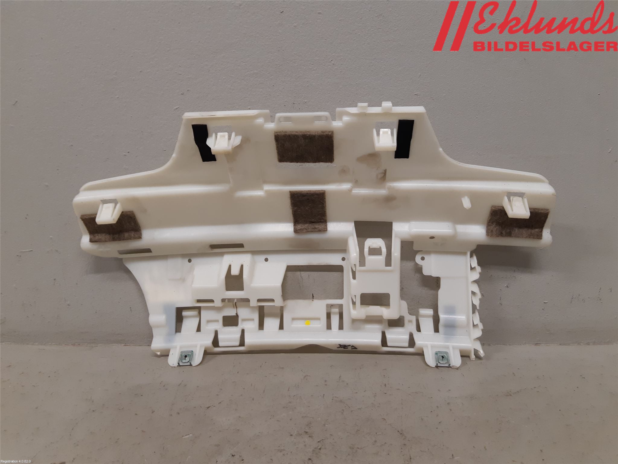 BMW 4 F32/F33/F82/F83 13-20 Stötfångardel Bak Mitt