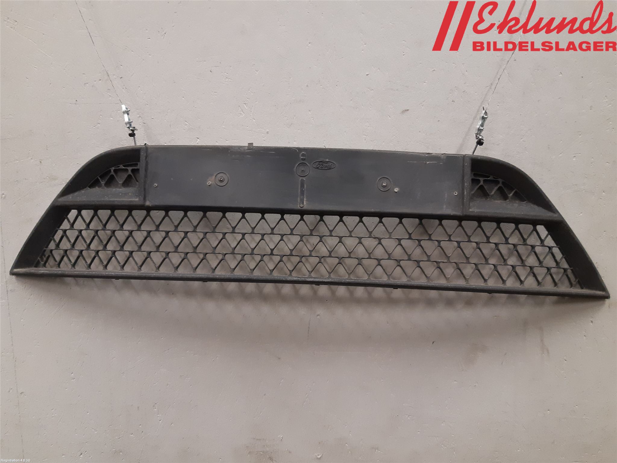 Ford FOCUS     04-07 Stöt Utfyllnad-List-Grill