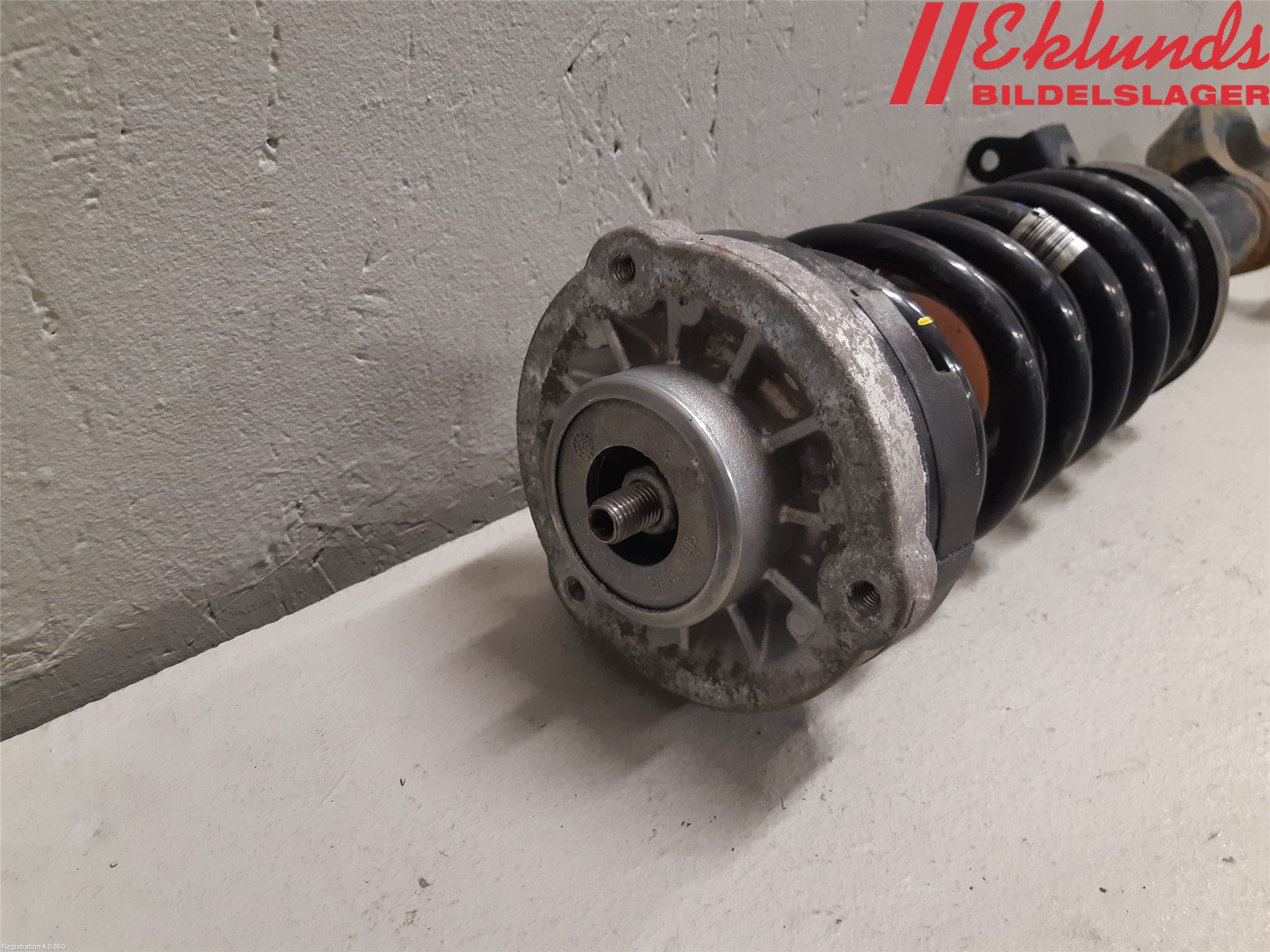 BMW 5 F10/F11/F18 09-17 Fjäderben Fram Vänster