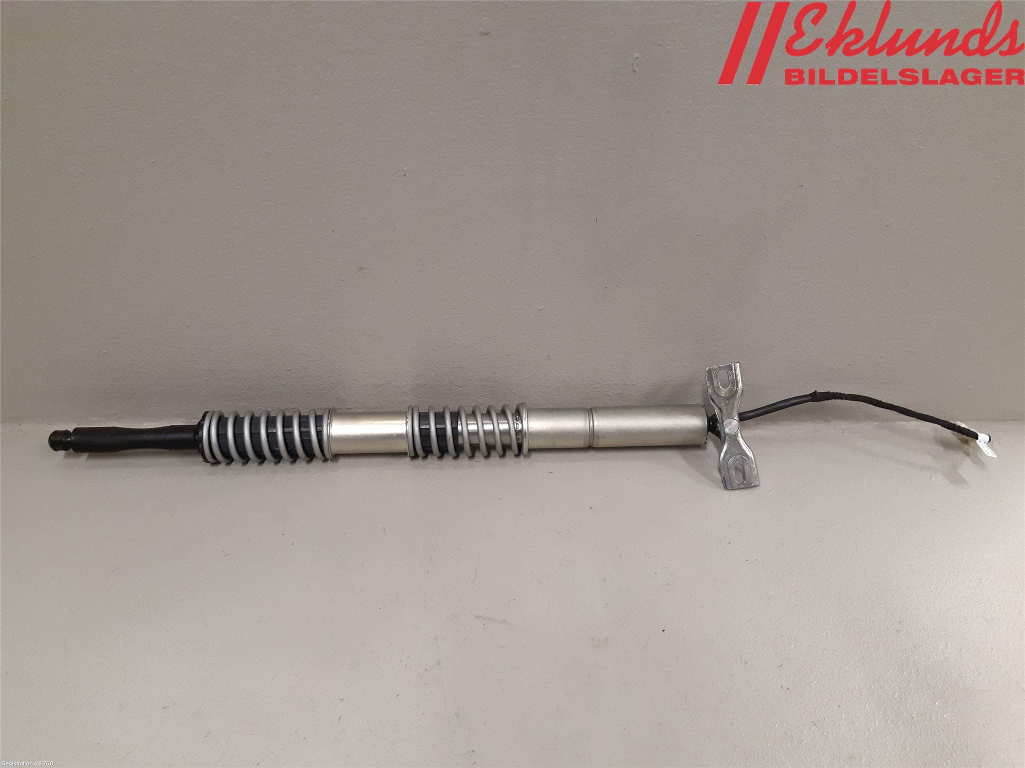 BMW 5 F10/F11/F18 09-17 Bakluckeöppnare Automatisk