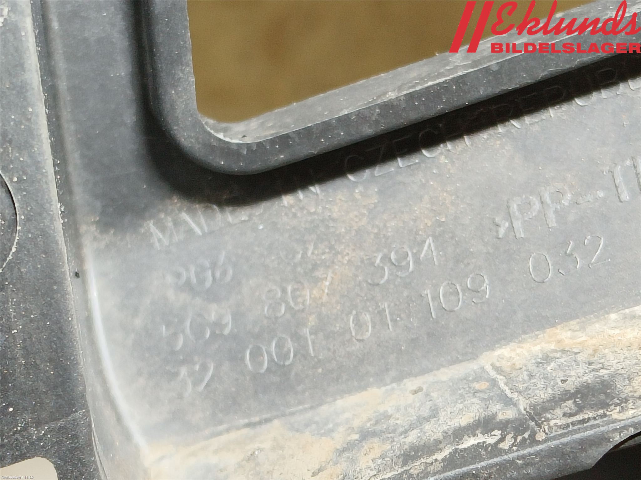 Volkswagen VW GOLF / E-GOLF VII 13-20 Stötfångarfäste Bak Hö