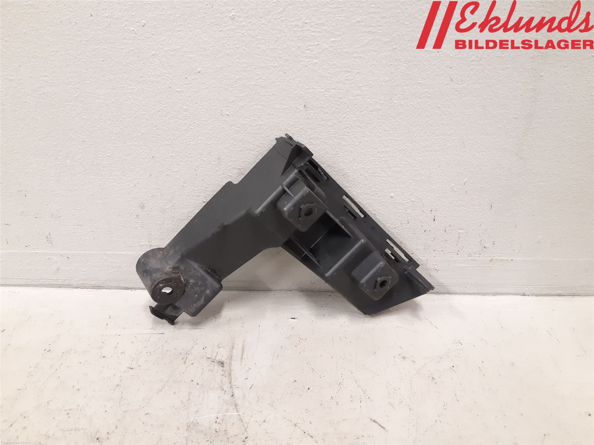 Volvo V70 08-13 Stötfångarfäste Bak Vä