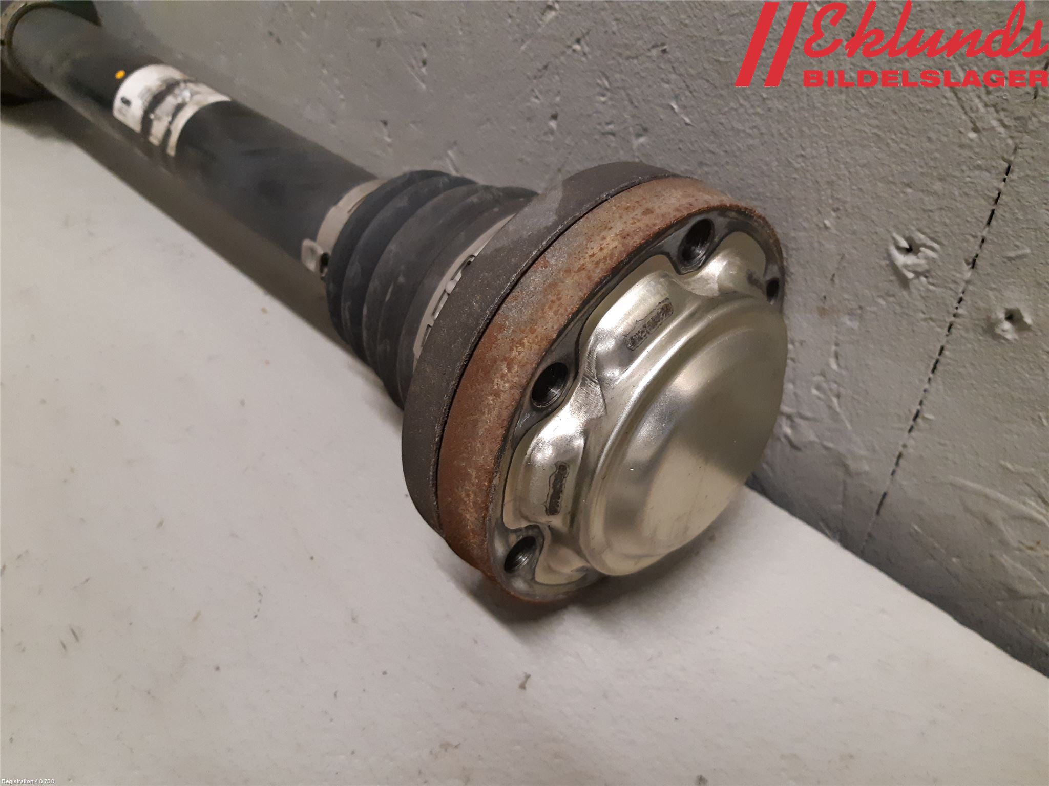 BMW X6 F16 14-19 Drivaxel Bak Höger
