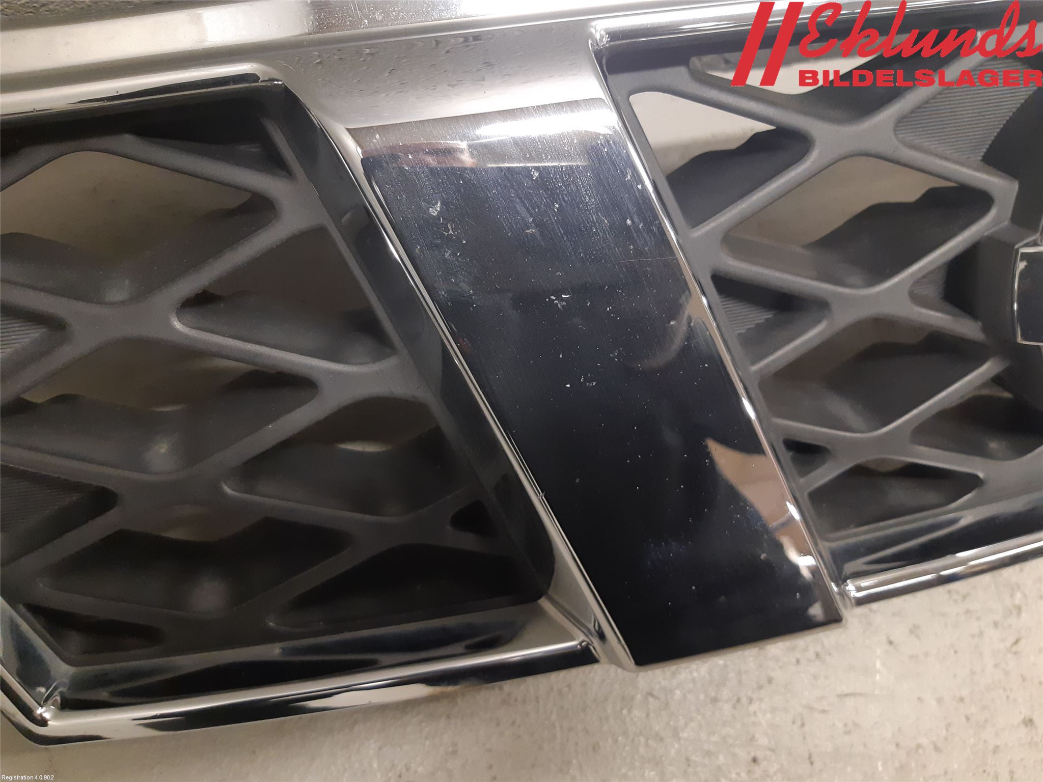 Nissan X-TRAIL 08-14 Grill Komp