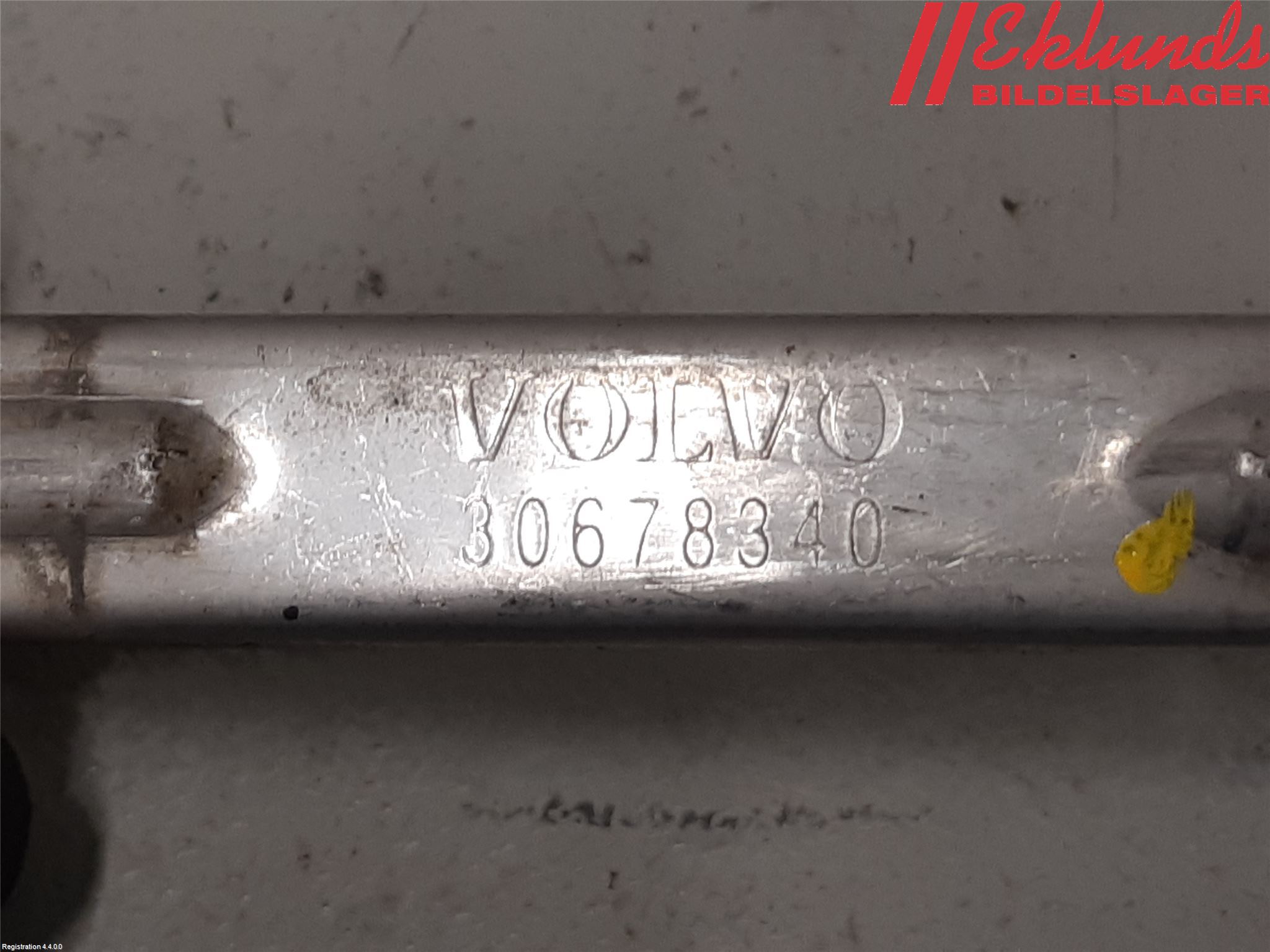 Volvo V70 08-13 Strålkast Fästsarg