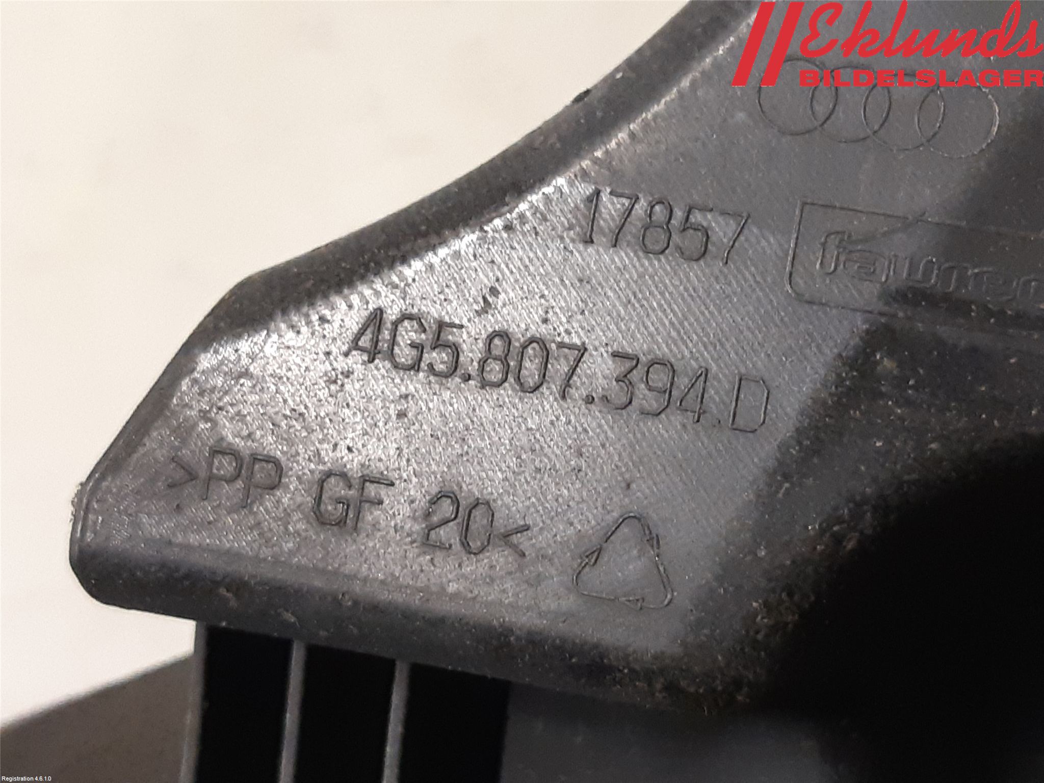 Audi A6/S6 4G 11-18 Stötfångarfäste Bak Hö