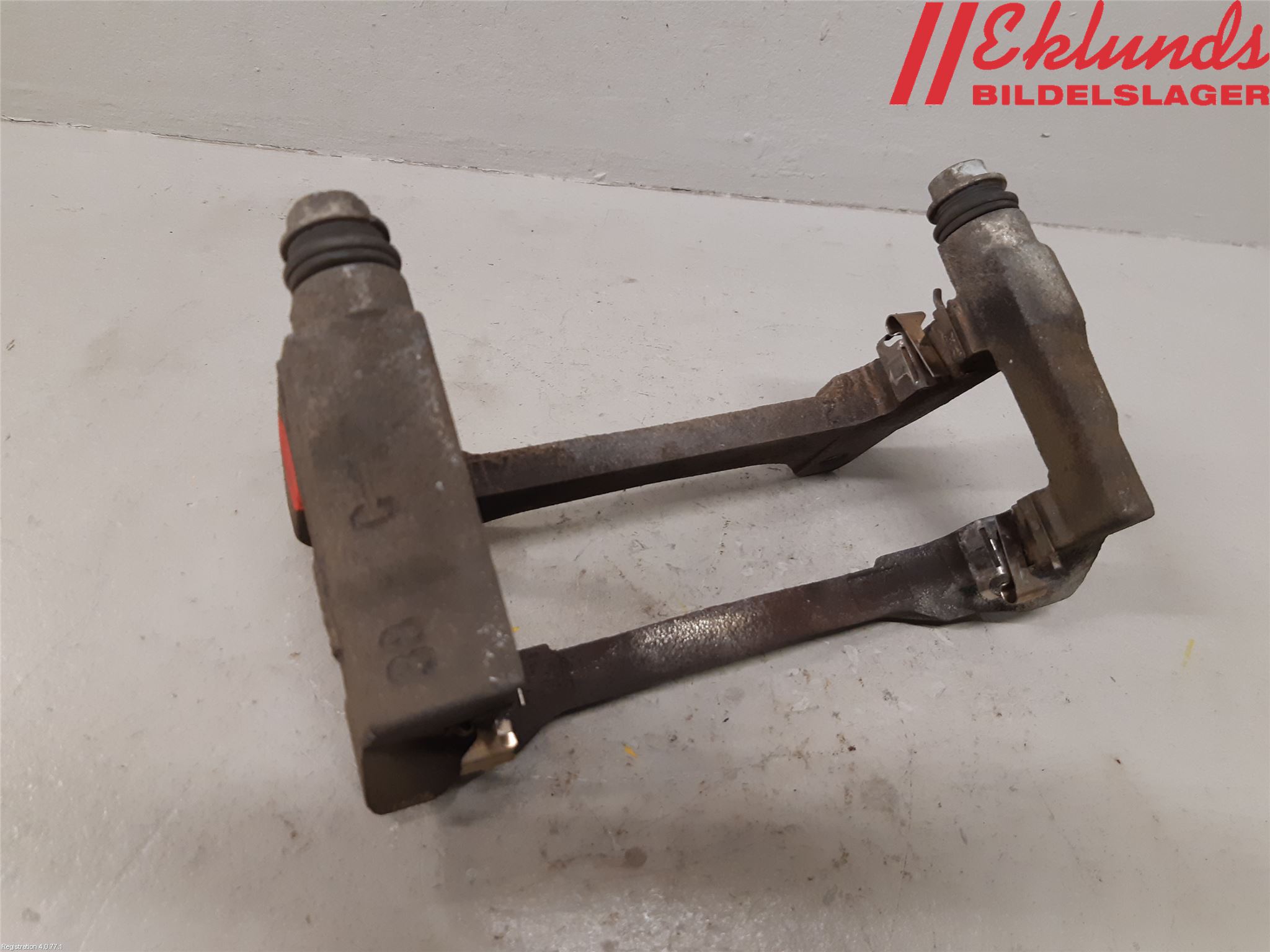 Toyota RAV4 19- Bromsokshållare