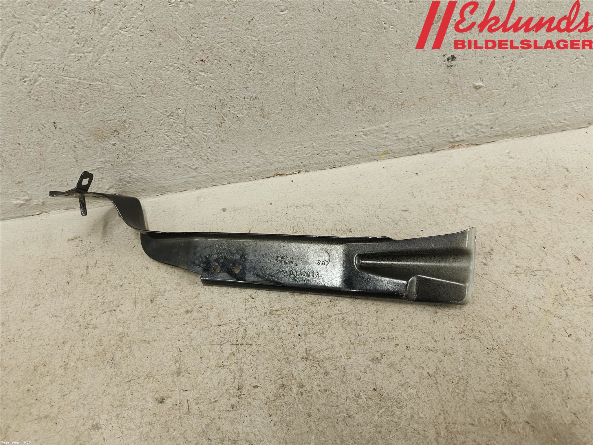 Audi A4/S4 08-11 Skärmfäste Fram Hö