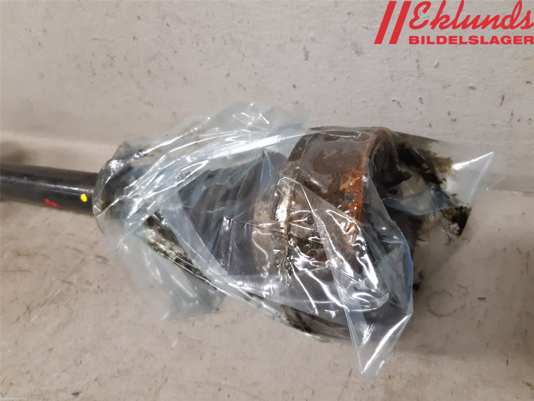 Volkswagen VW CADDY 16-20 Drivaxel Fram Vänster