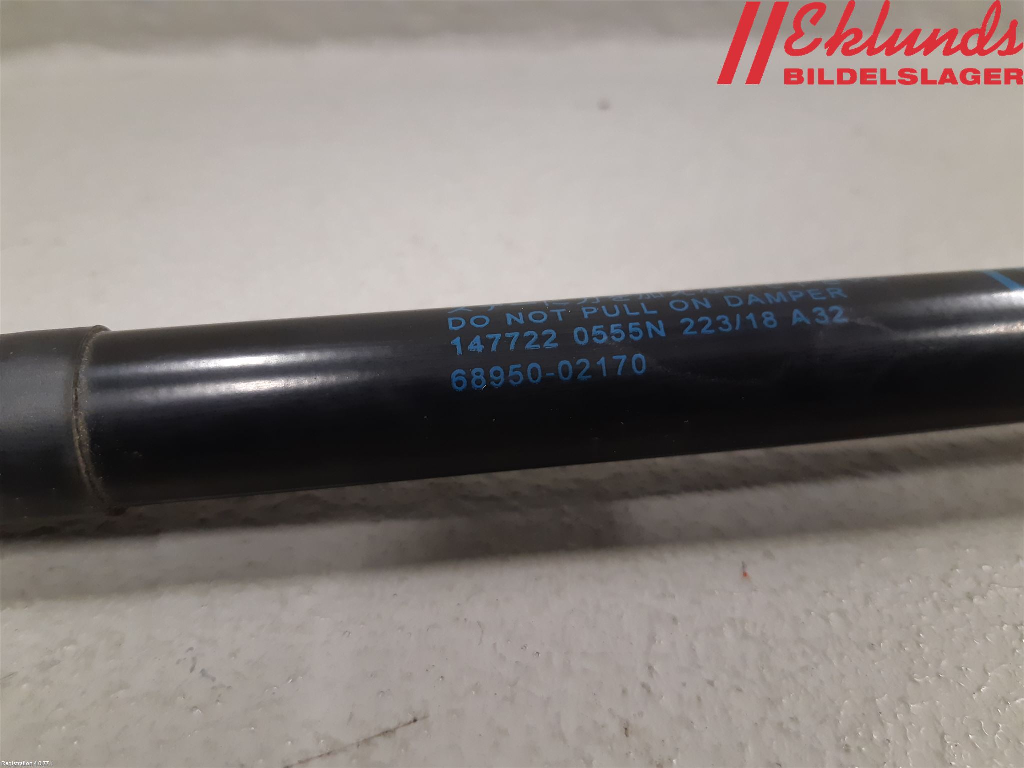 Toyota AURIS 13-19 Gasfjäder Baklucka