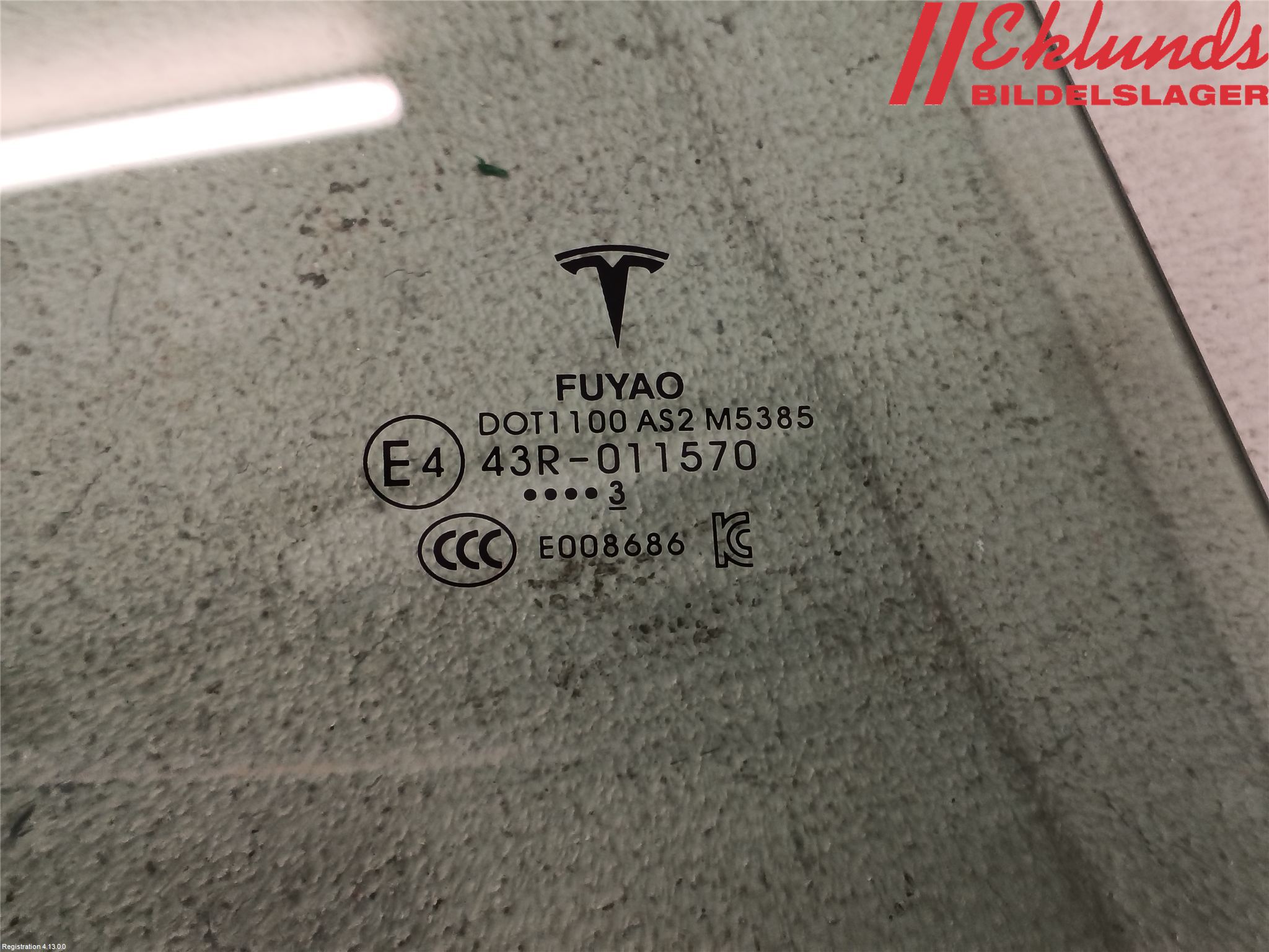 Tesla MODEL 3 17- Dörruta Bak Höger
