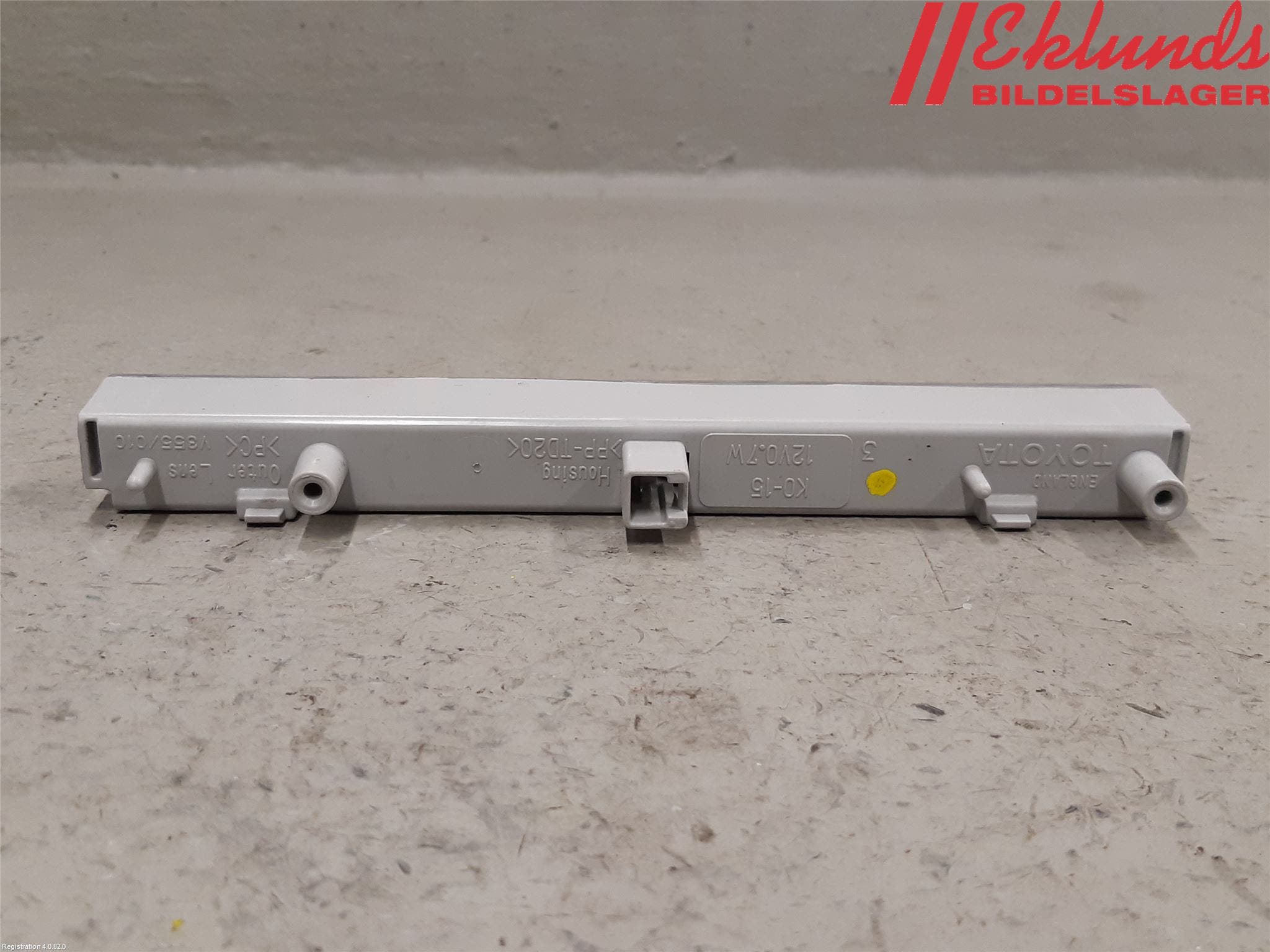 Toyota YARIS XP21 20- Bromsljus Bakruta