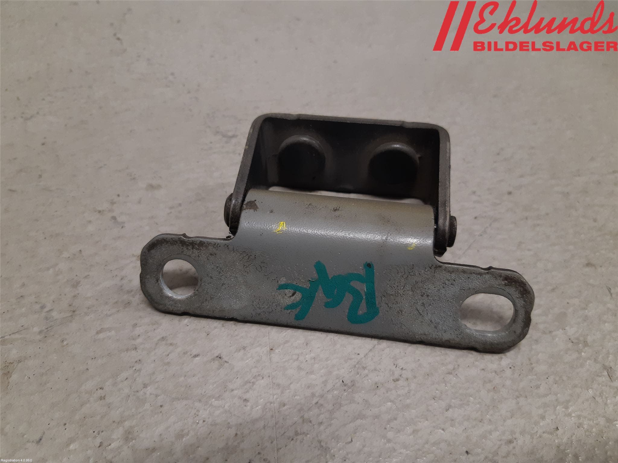 Kia CEED 12-18 Bakluckegångjärn Hö