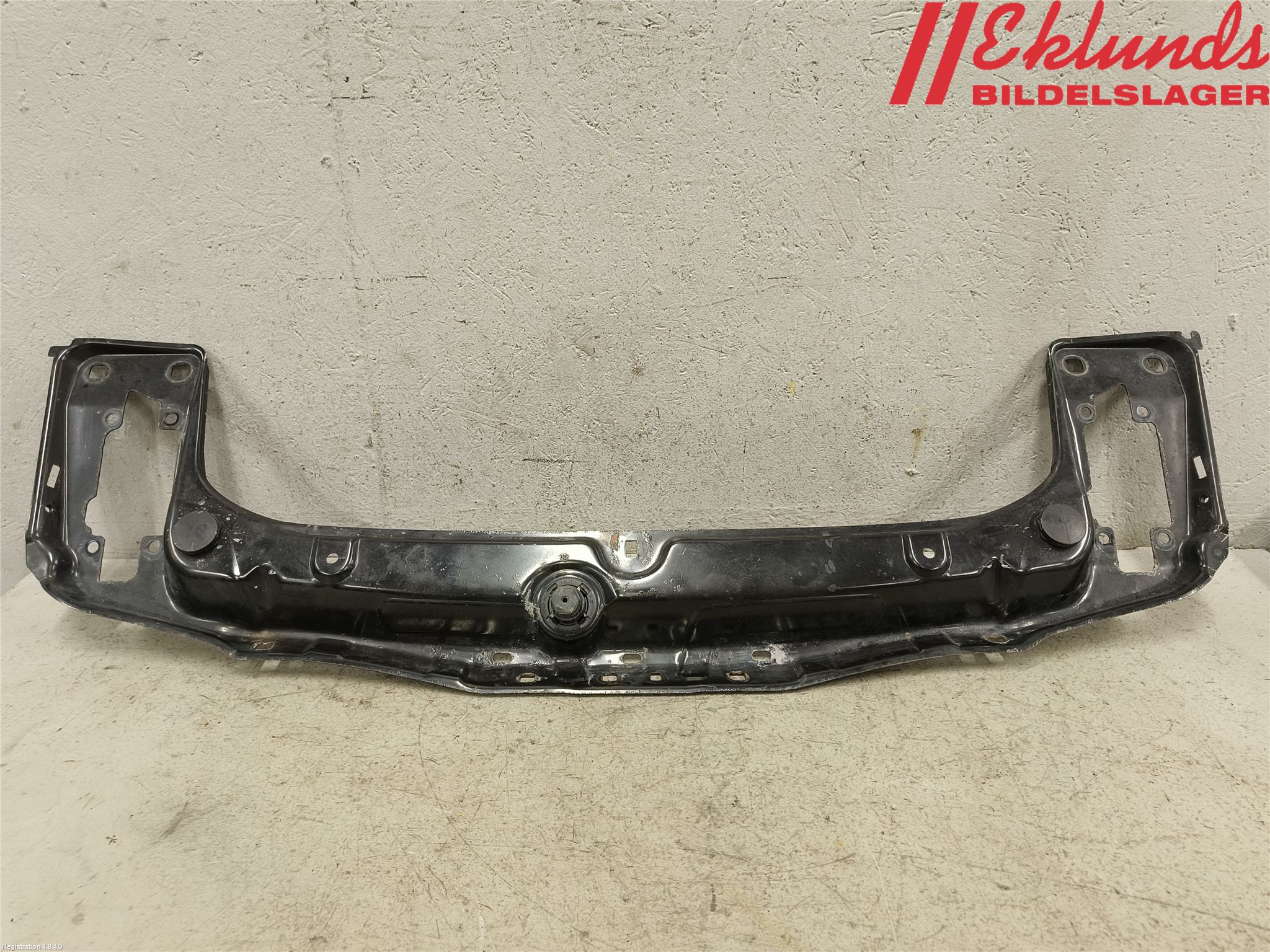BMW 3 F30/F31/F80 12-19 Front Huvlåsplåt-Balk