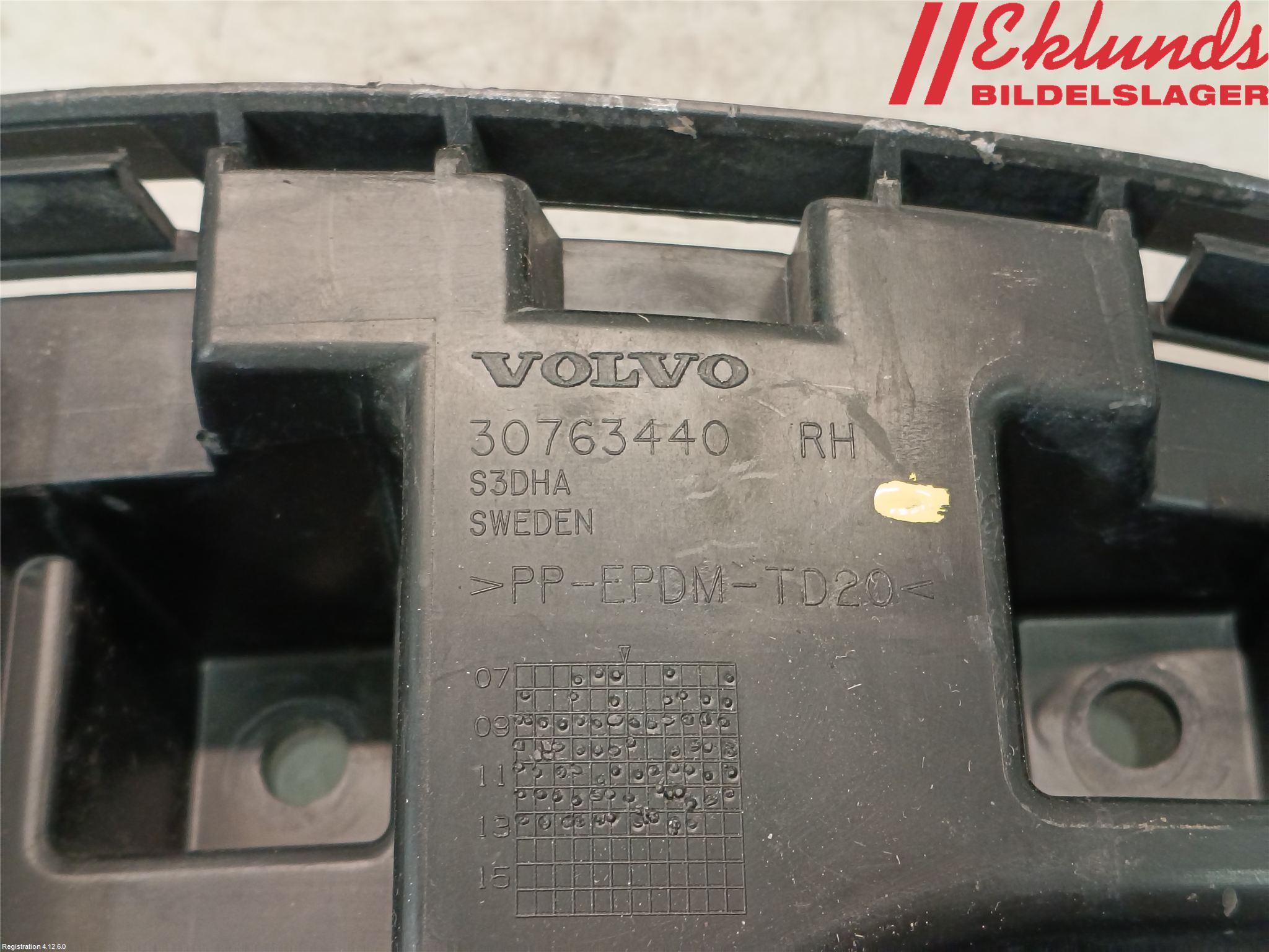 Volvo XC60 14-17 Stötfångarfäste Bak Hö