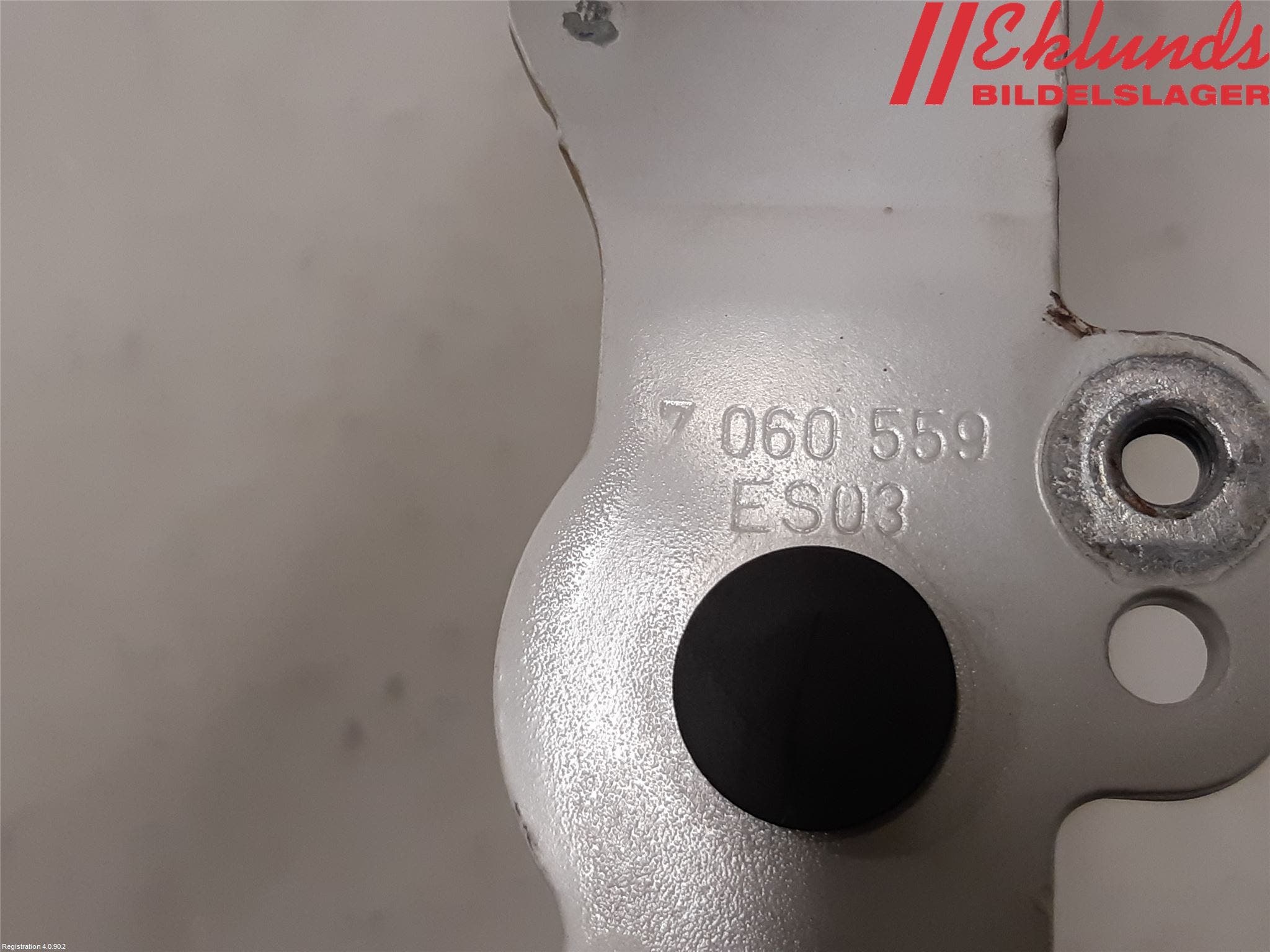 BMW 1 E87/81 5D/3D 03-11 Huvgångjärn