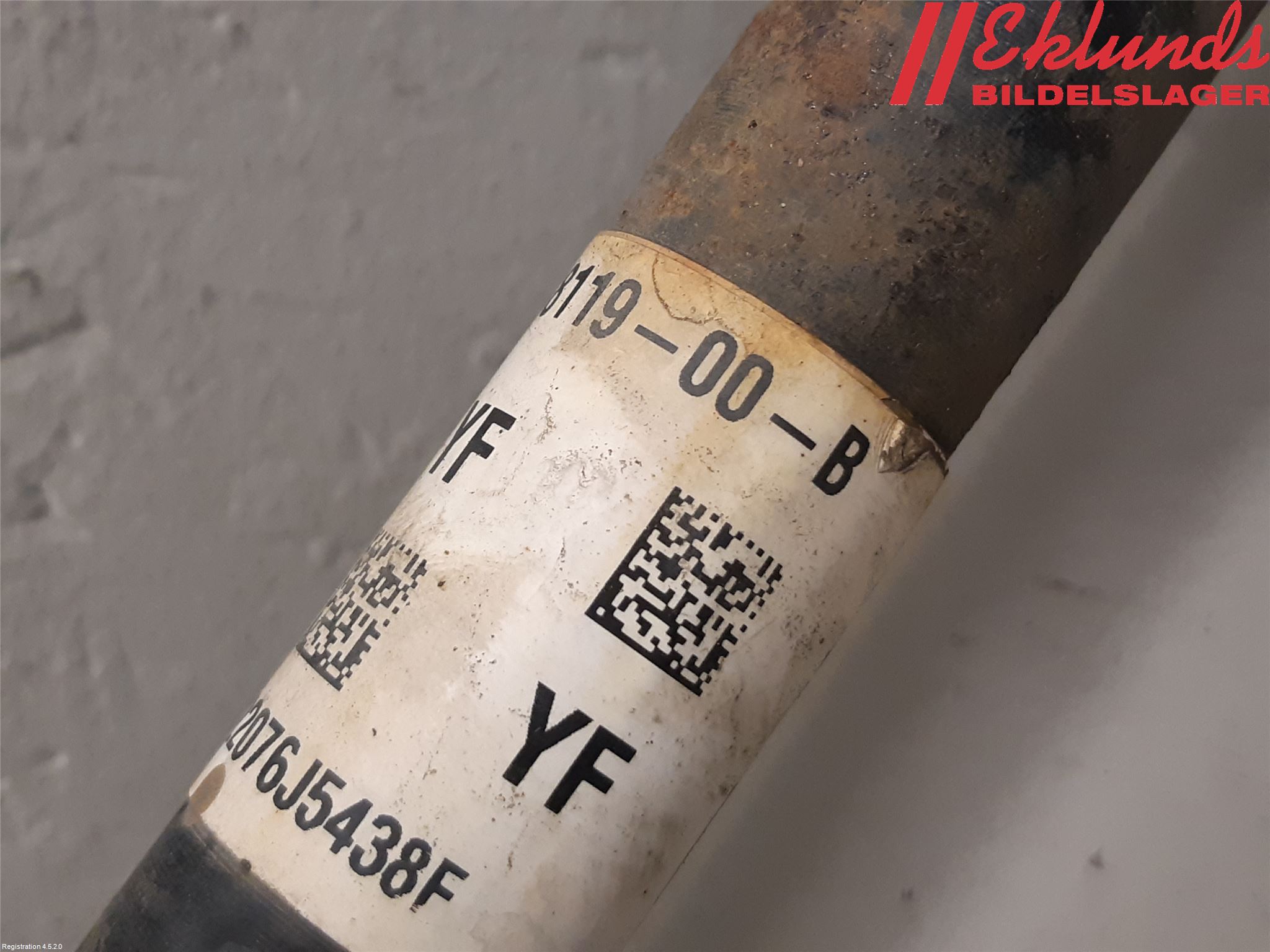 Tesla MODEL Y 21- Drivaxel Fram Höger